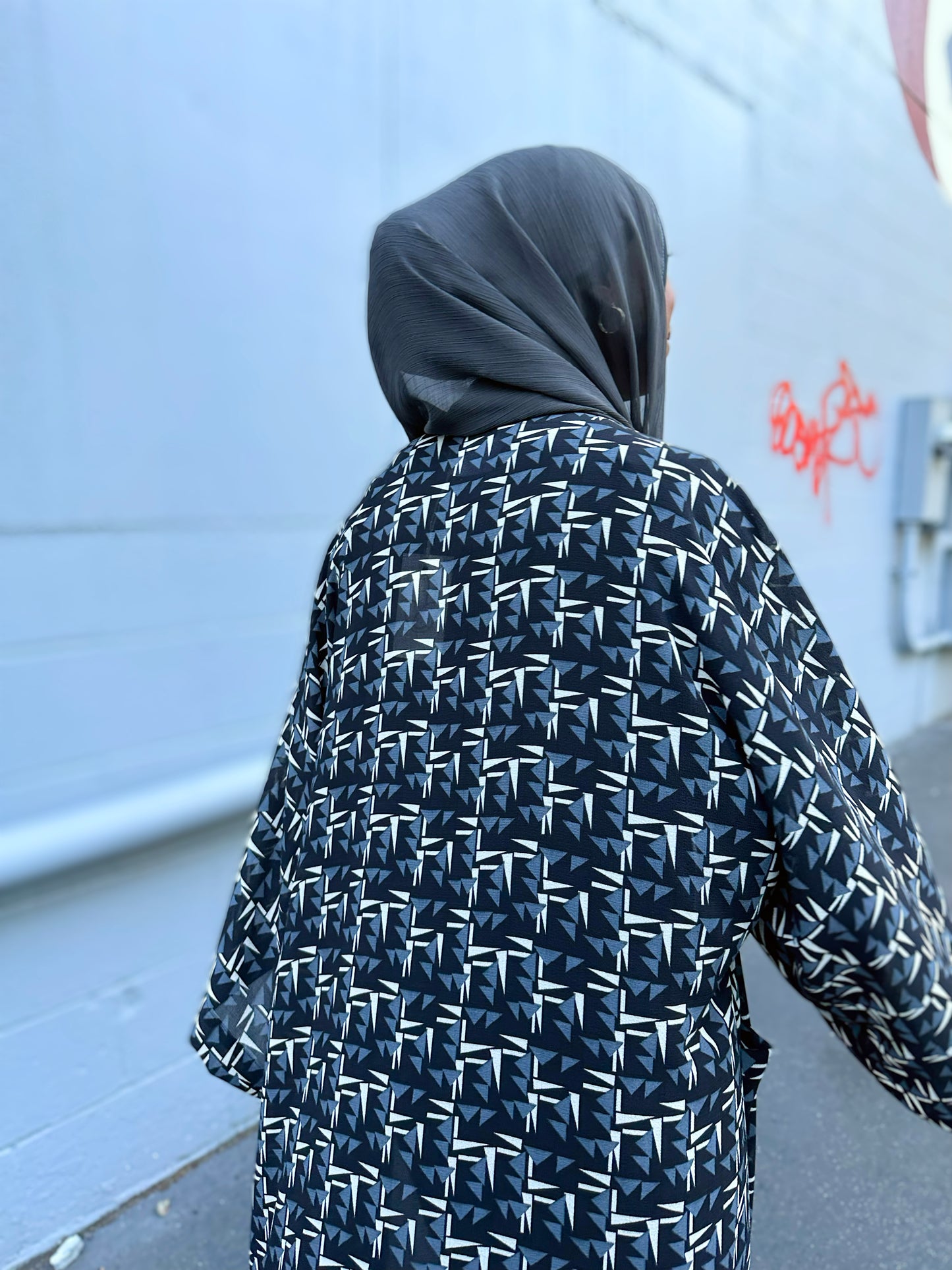 Signature MC Kimono: Geometric Black