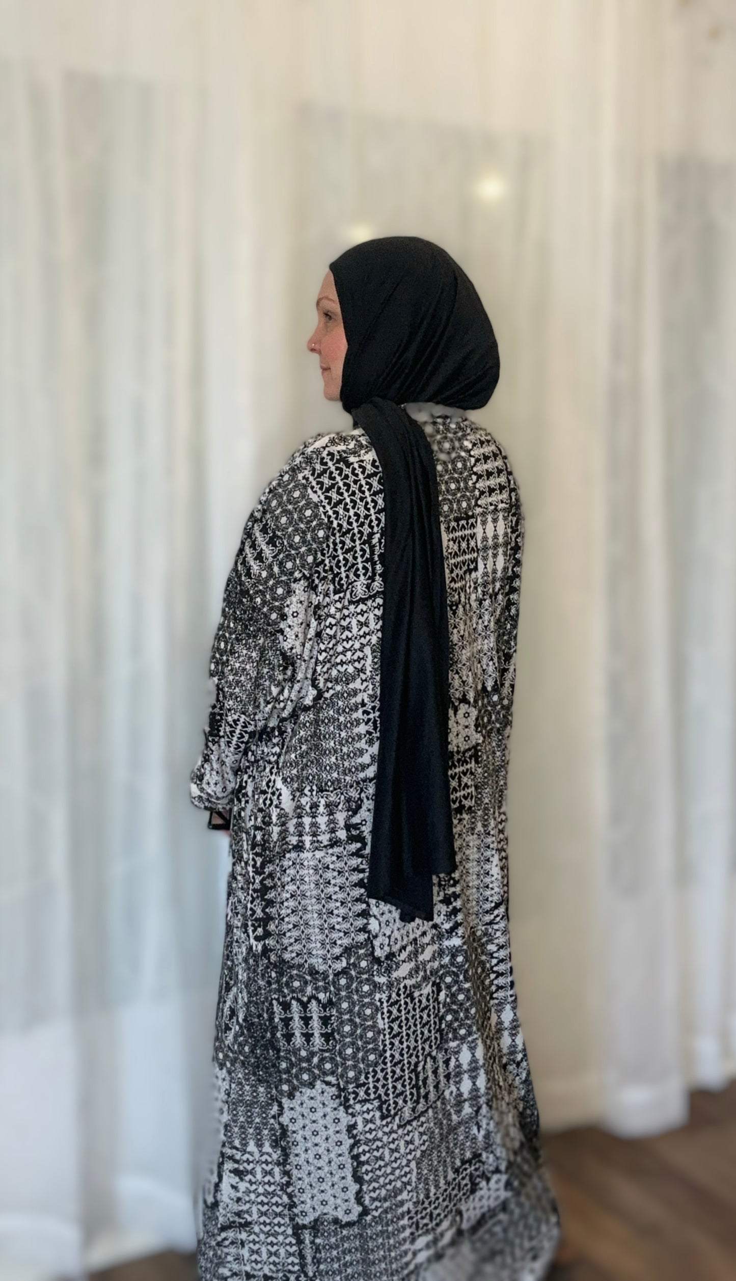Nour Oversized Abaya - Alabaster Burnout