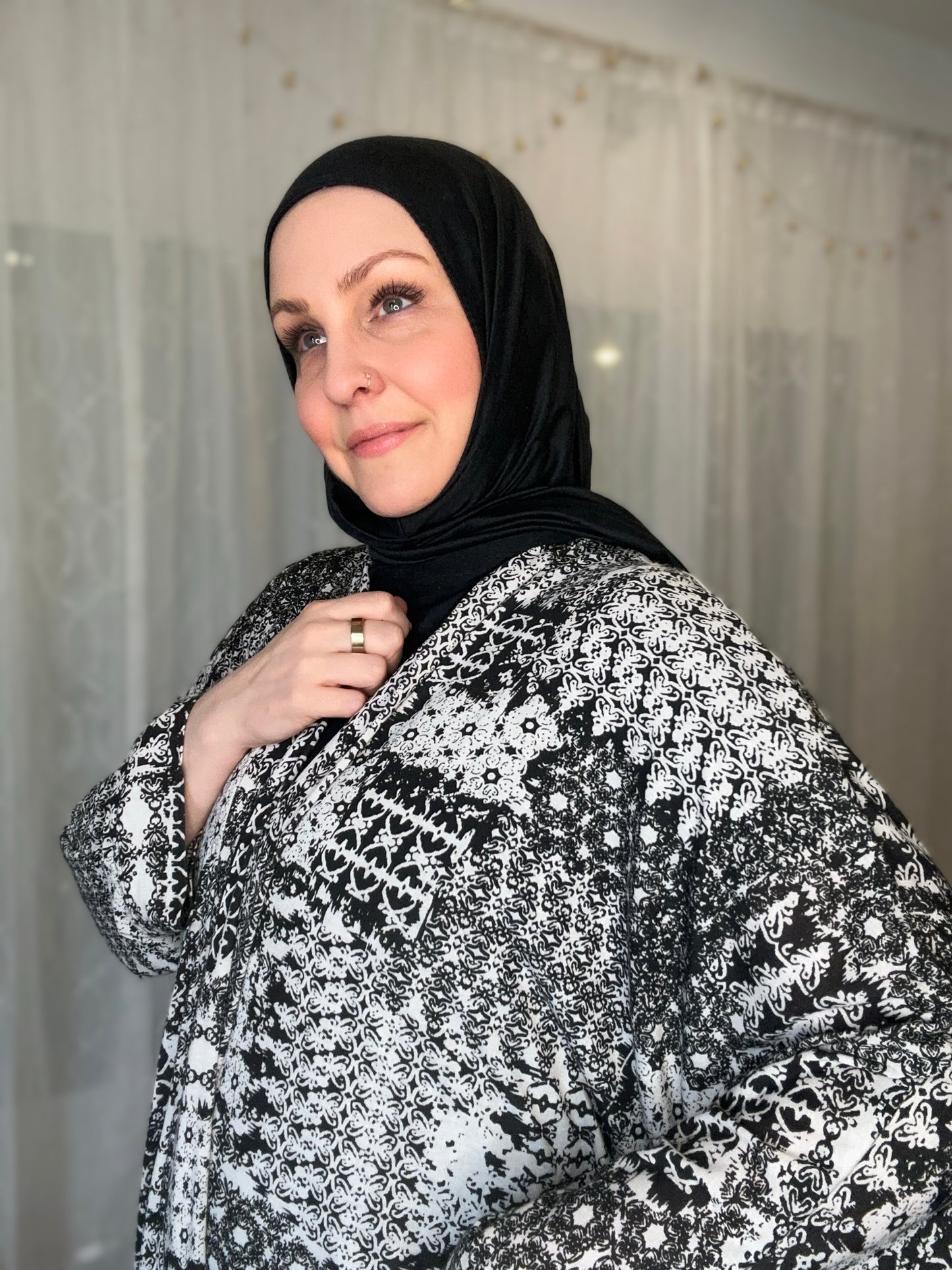 Nour Oversized Abaya - Alabaster Burnout