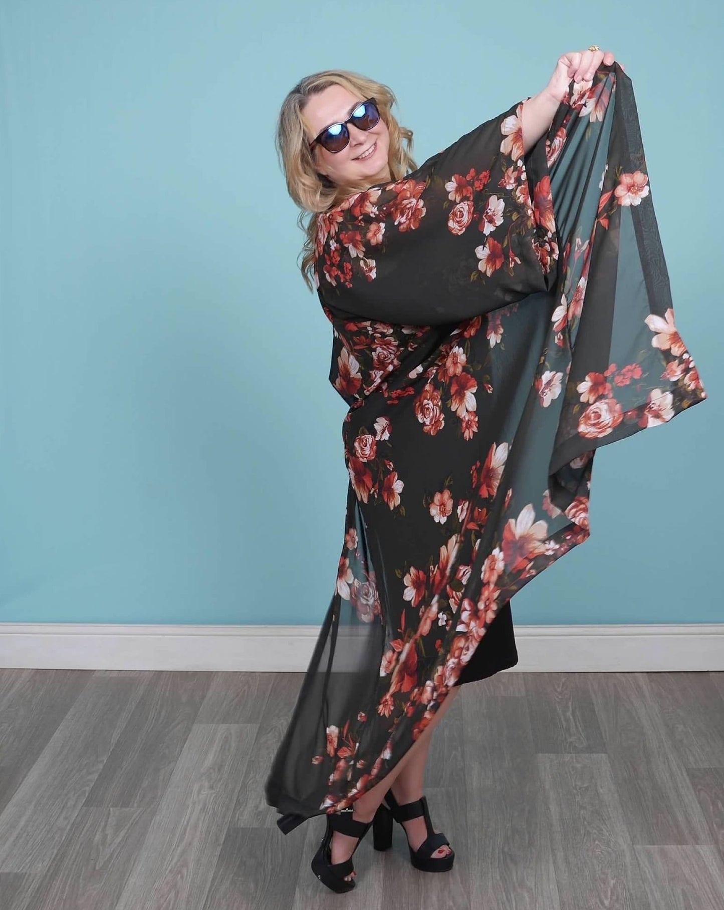 Signature MC Kimono: Moody Roses