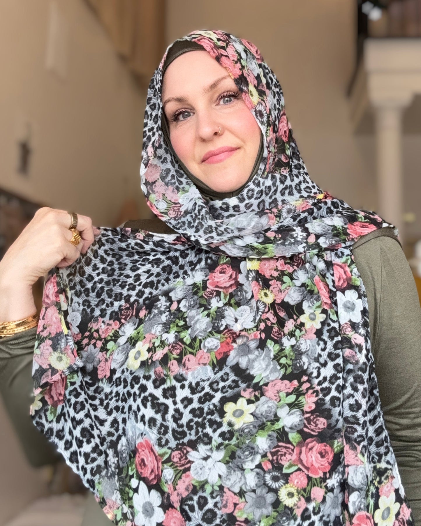 Crinkle Chiffon Hijab: Zahra Safari