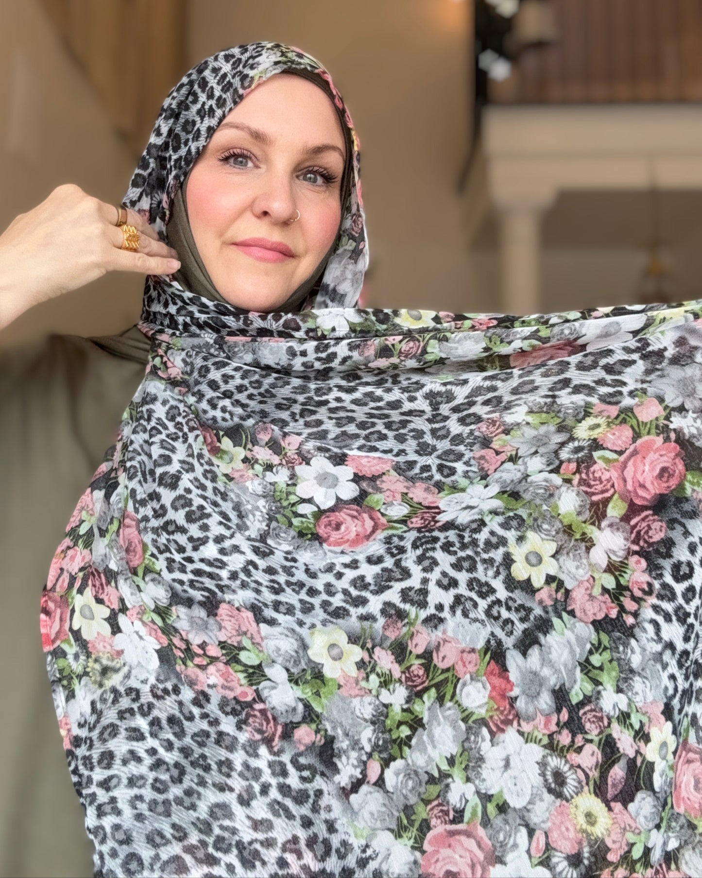 Crinkle Chiffon Hijab: Zahra Safari