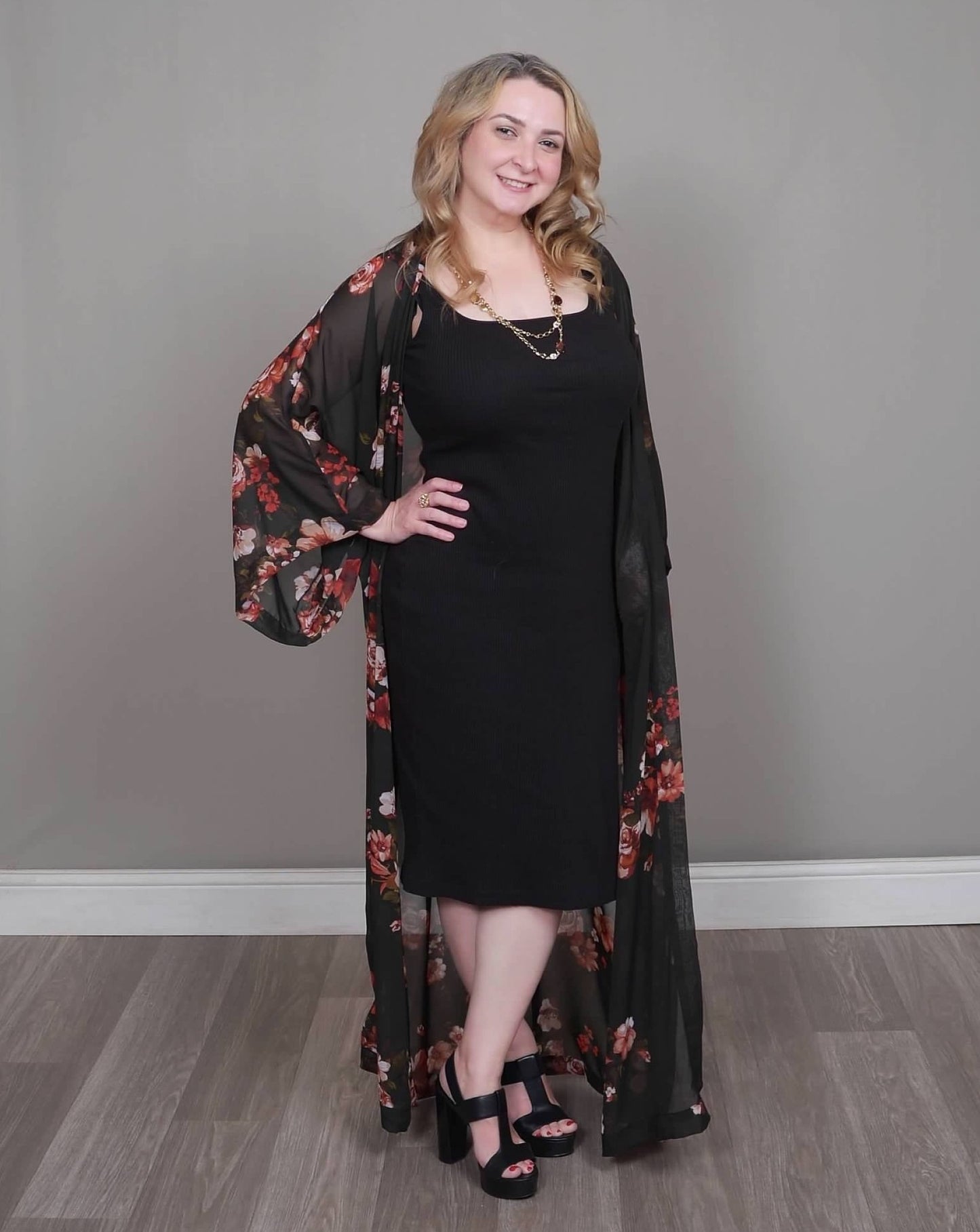 Signature MC Kimono: Moody Roses