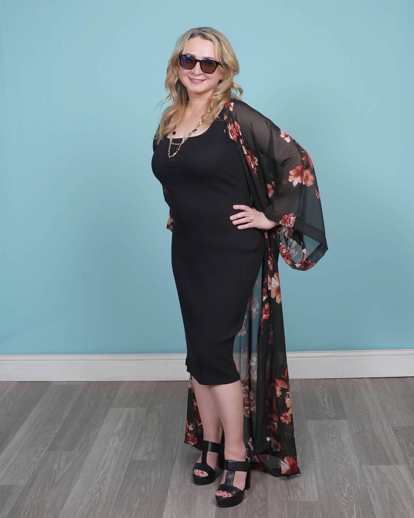 Signature MC Kimono: Moody Roses