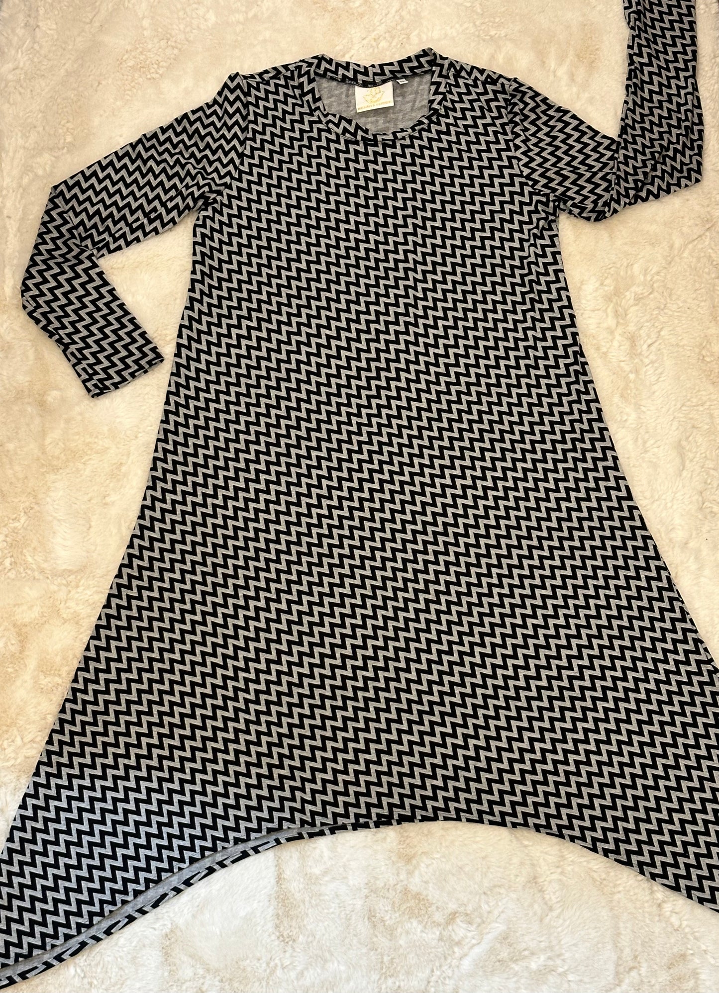 MC Essential Tunic - Statement Chevron