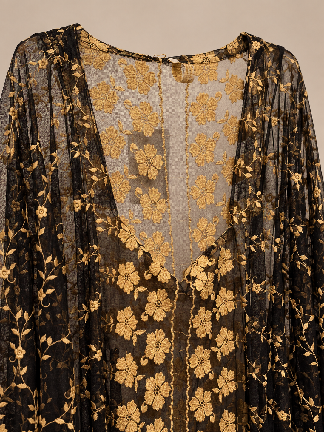 Golden Vine — Kuwaiti Stretch Lace Thobe