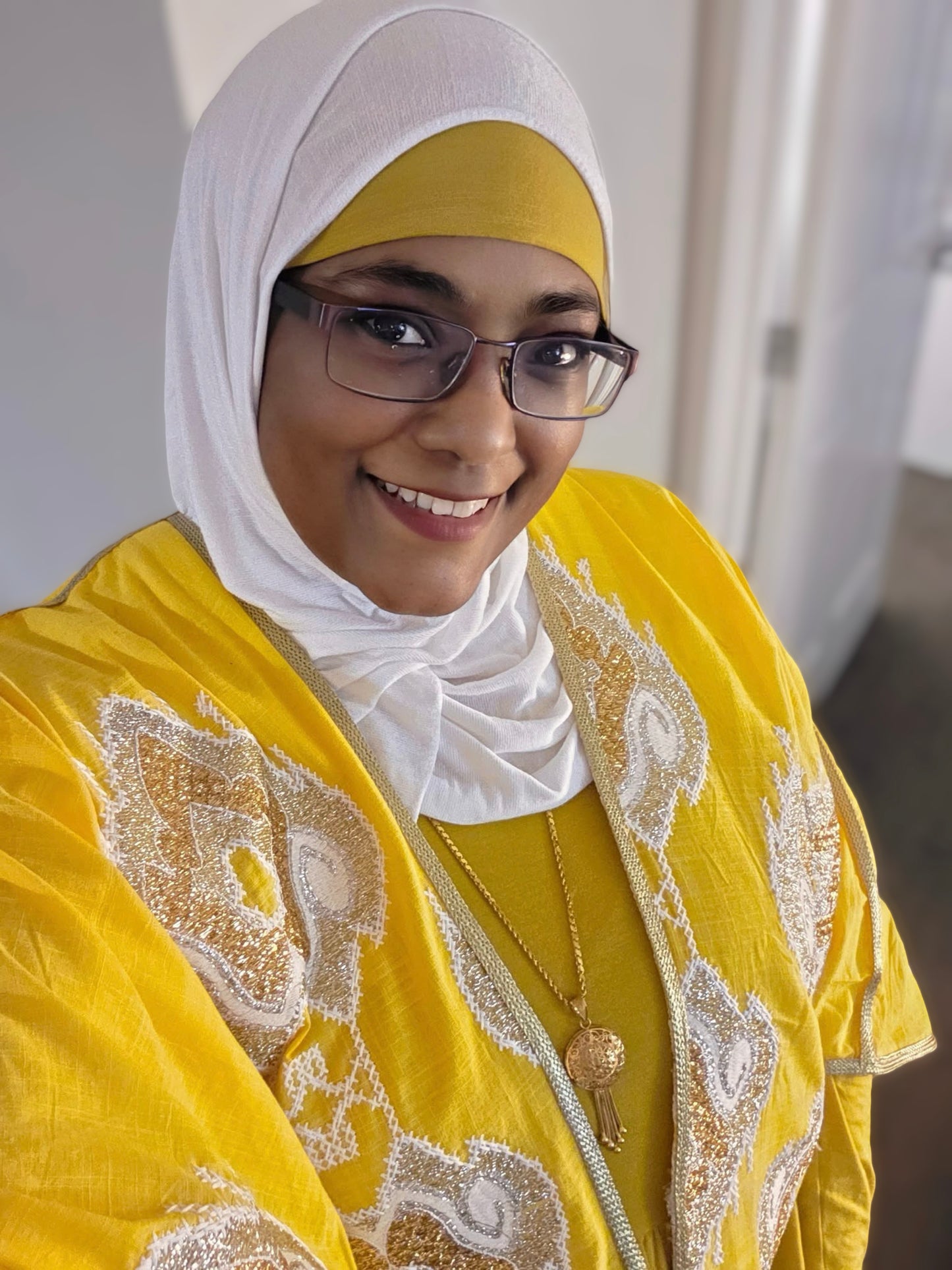 Arabi Embroidered Bisht
