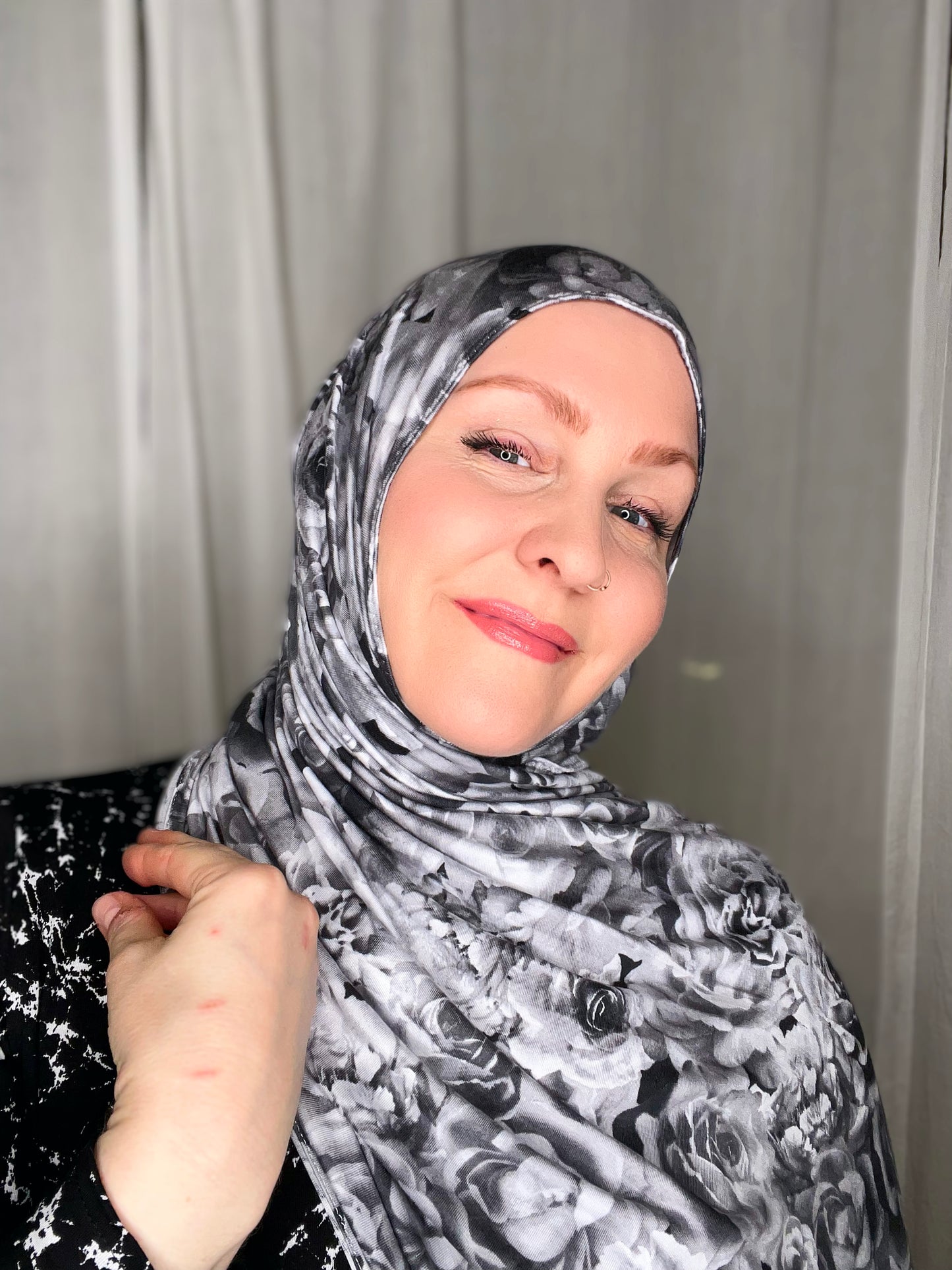 Printed Jersey Hijab: Vixen Cold Roses