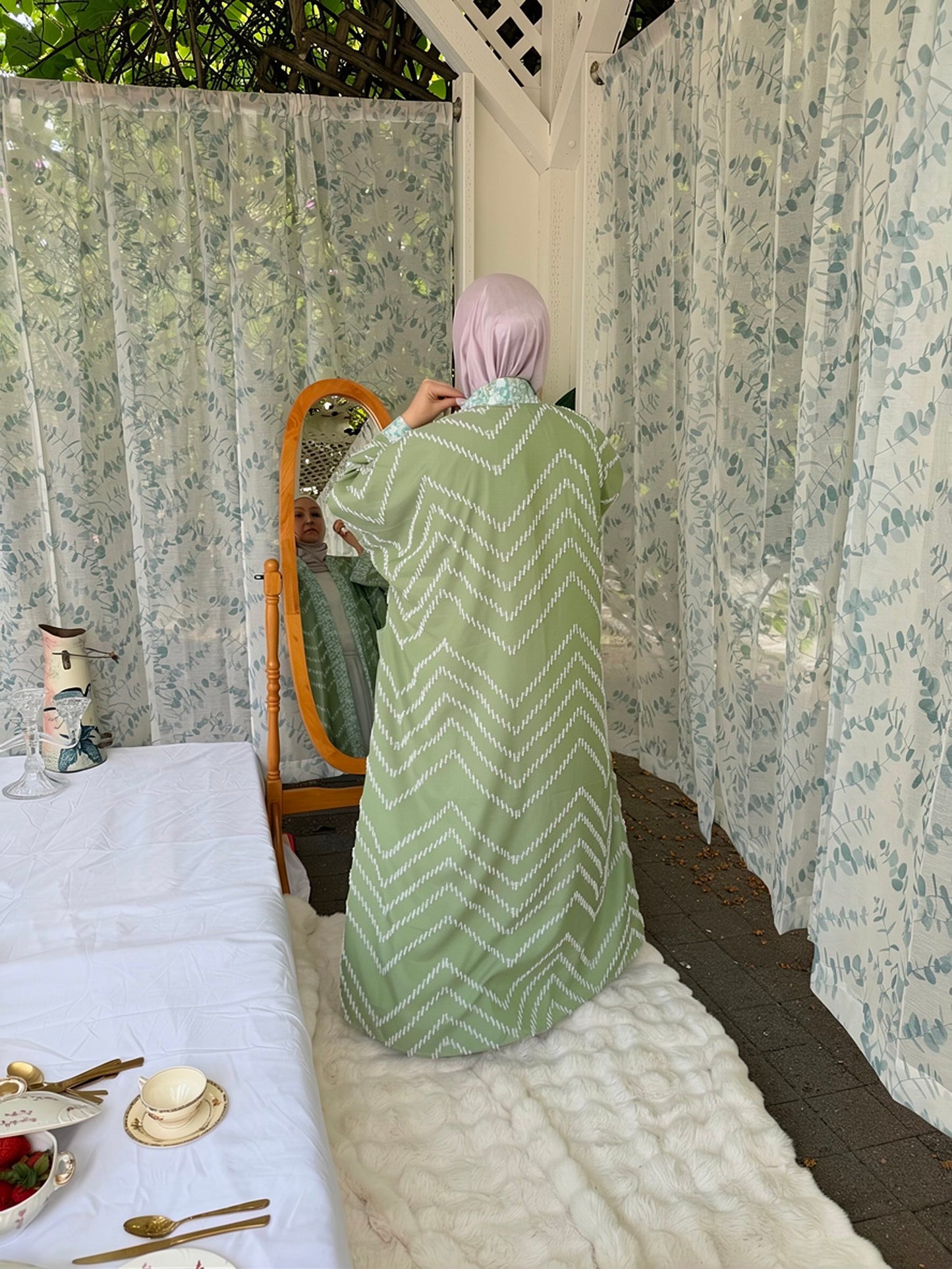 Pocket Anorak Abaya — Meadow Edge