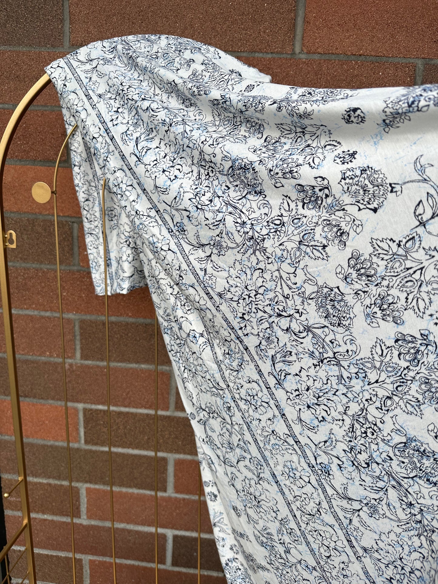 Printed Jersey Hijab: Delicate Floral Scrolls