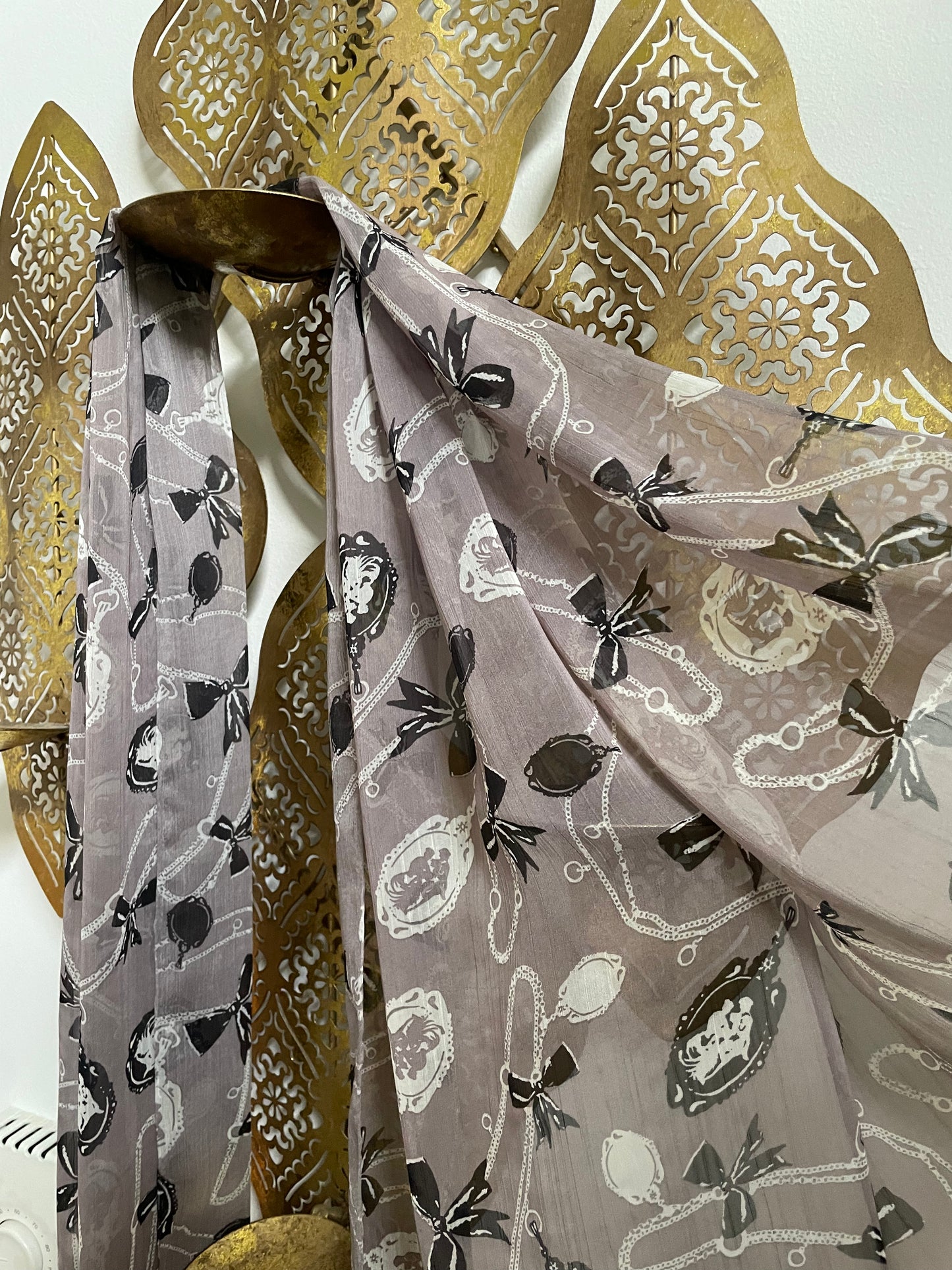Crinkle Chiffon Hijab: Bows and Cameos