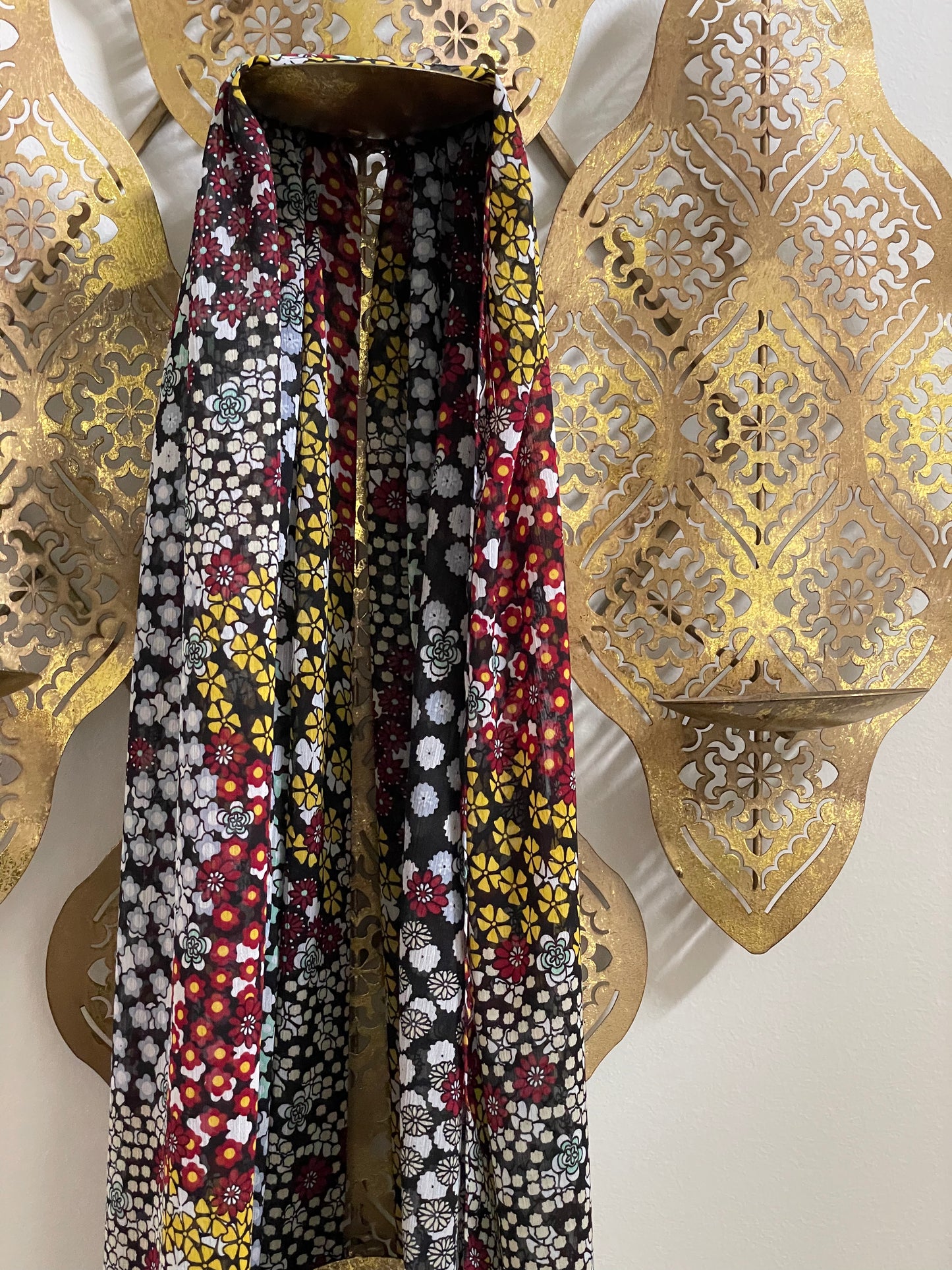 Crinkle Chiffon Hijab: Daisy Explosion