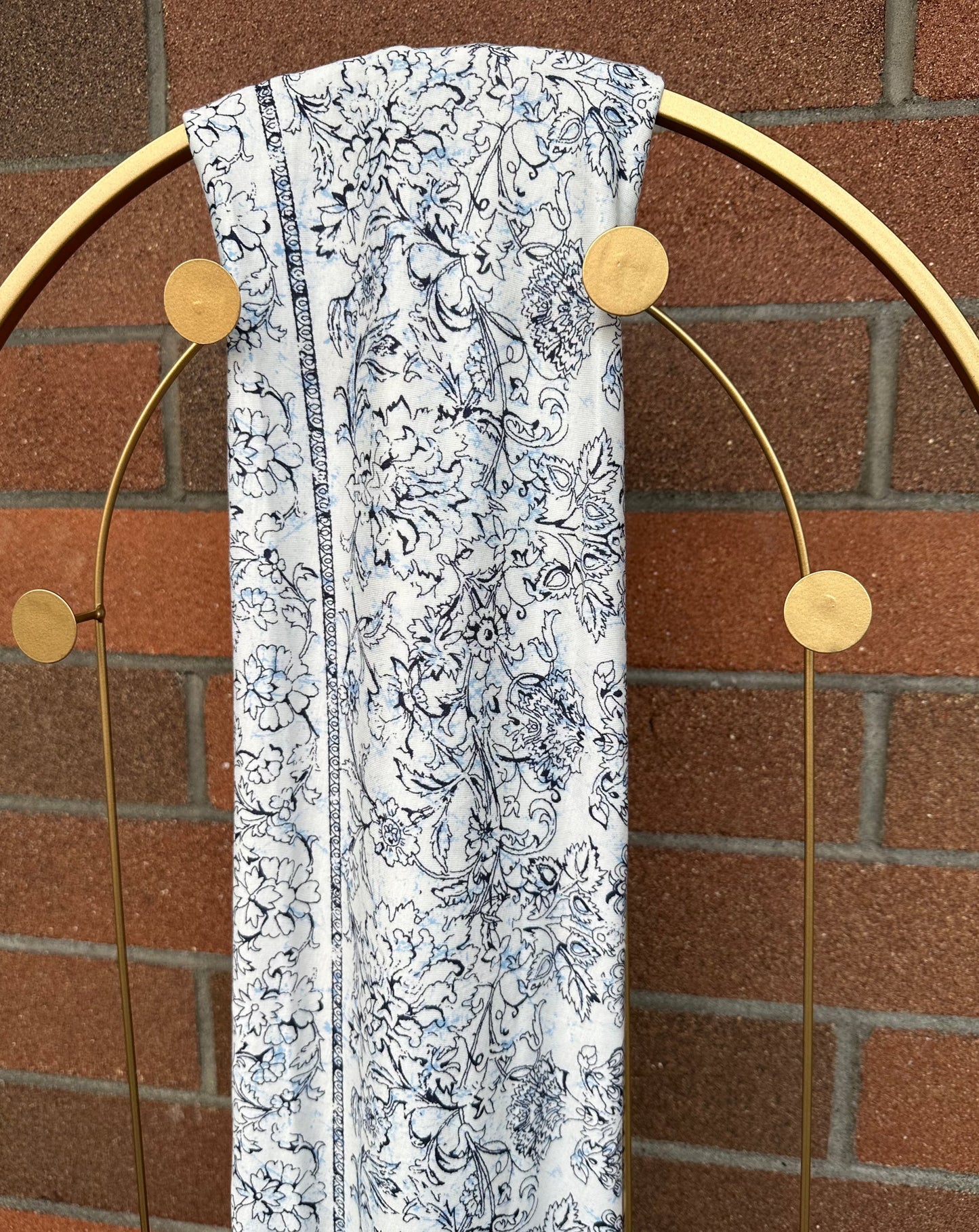 Printed Jersey Hijab: Delicate Floral Scrolls