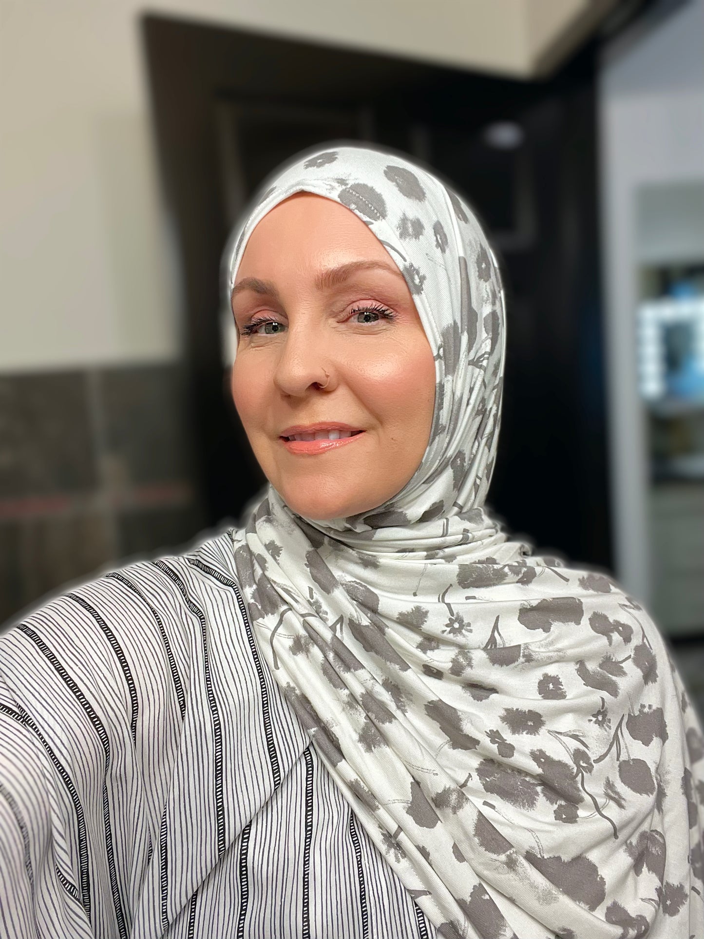 Printed Jersey Hijab: Grey Dandelion Puffs