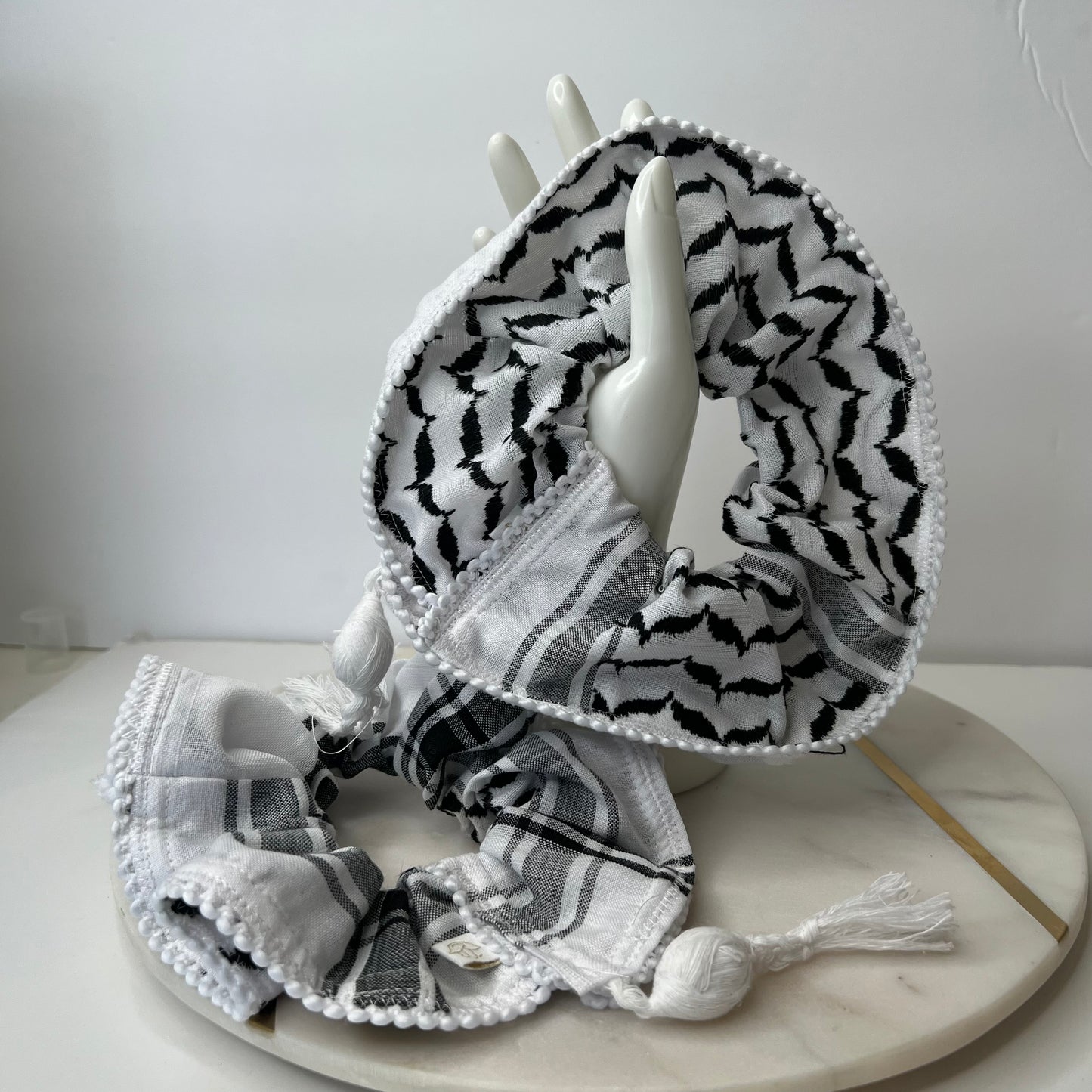 JUMBO Scrunchie - Kuffiya White