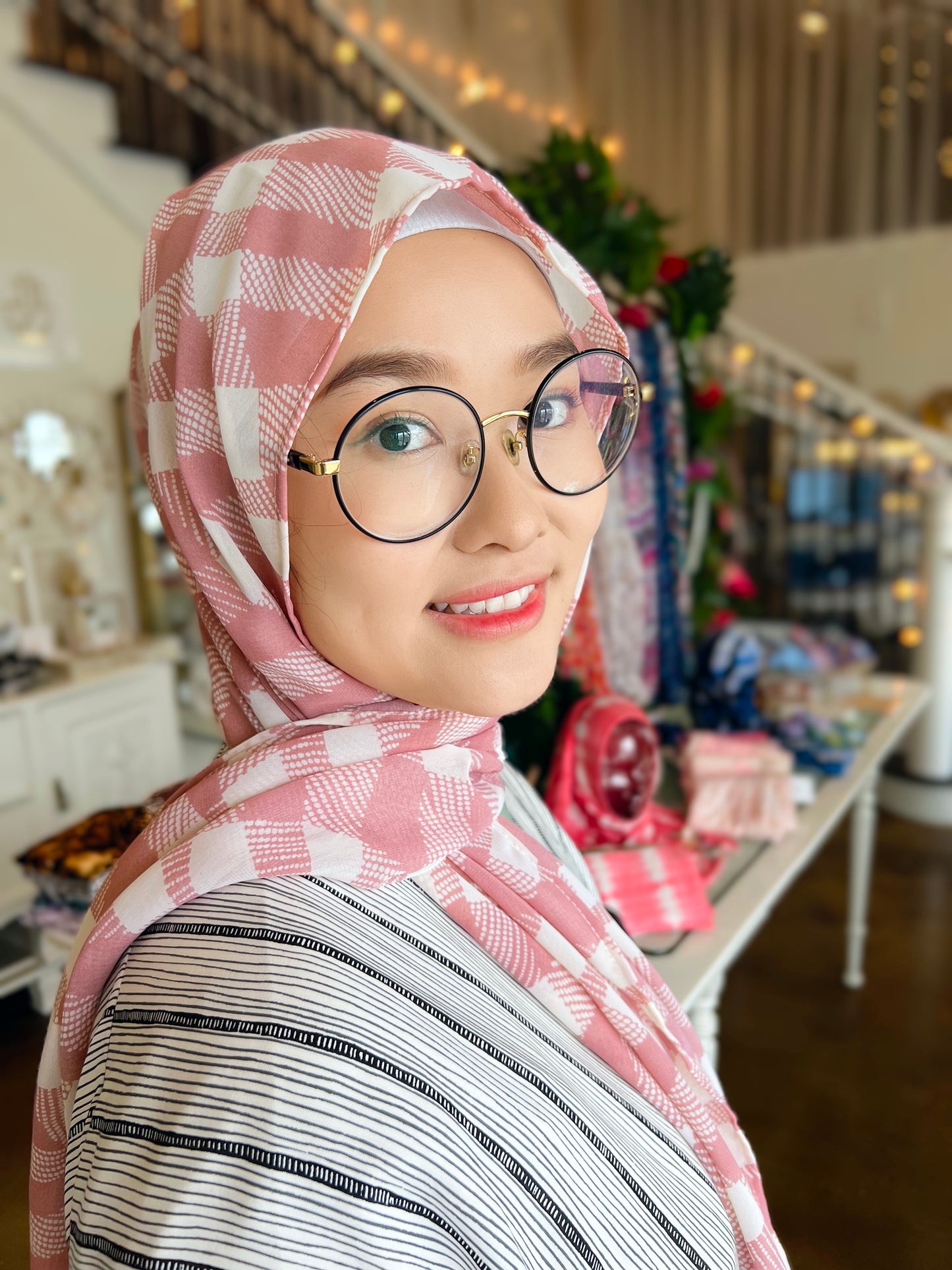 Chiffon Hijab: Blushed Checkers