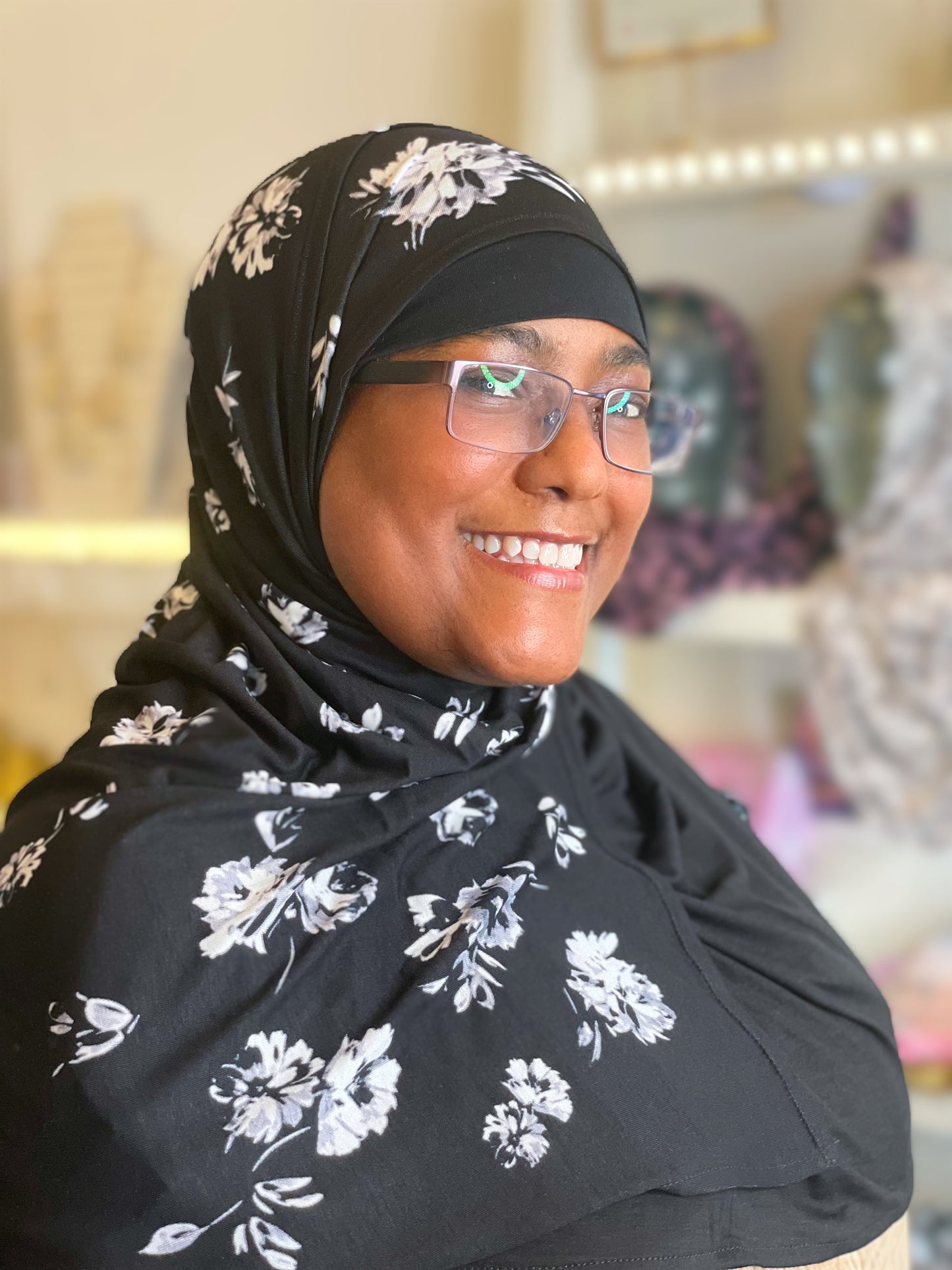 Printed Jersey Hijab: Faded Roses