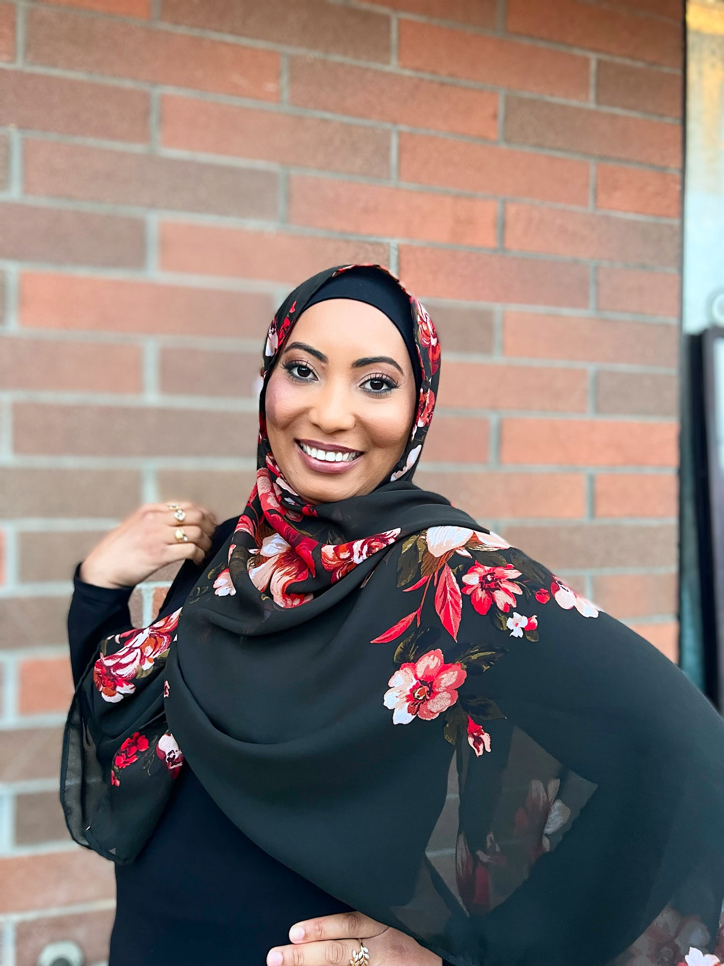 Limited Edition Chiffon Hijab: Moody Roses