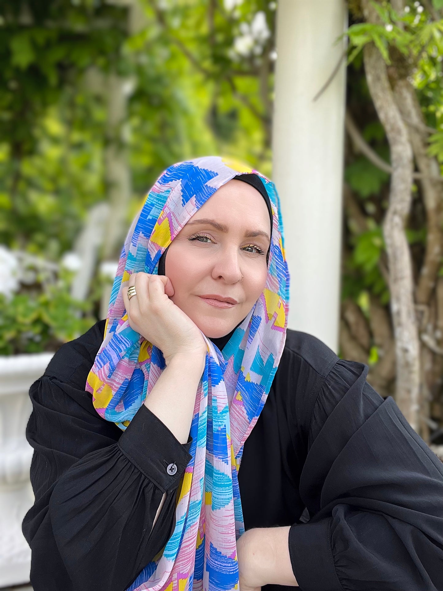 Crinkle Chiffon Hijab: Azure & Bubblegum Geometric