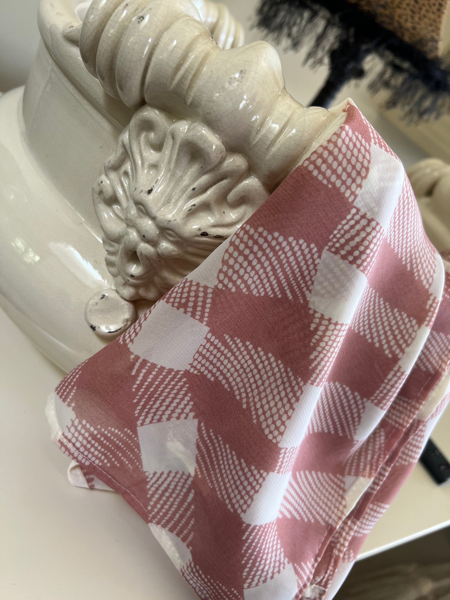 Chiffon Hijab: Blushed Checkers