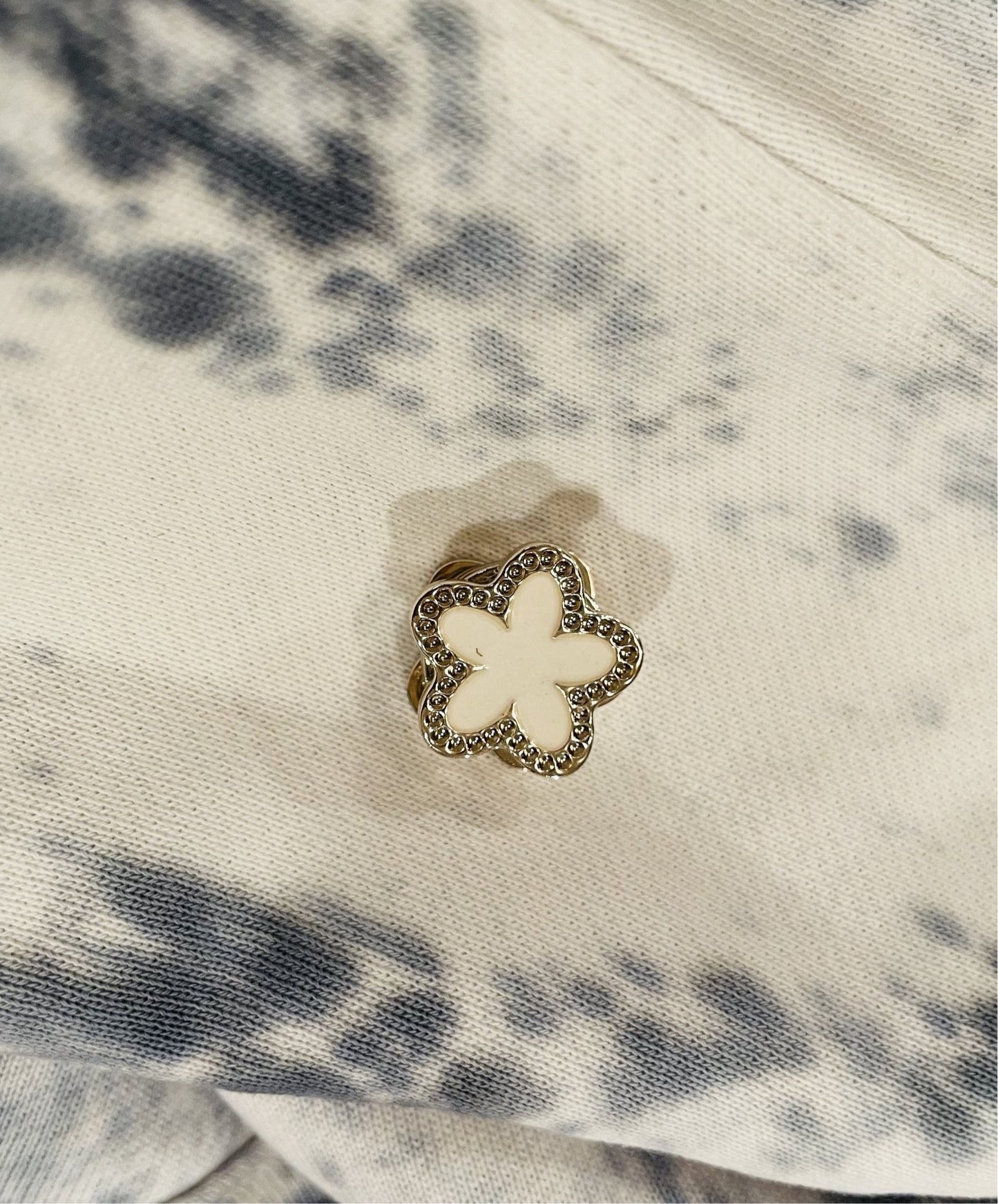 Magnetic Flower Scarf Closure