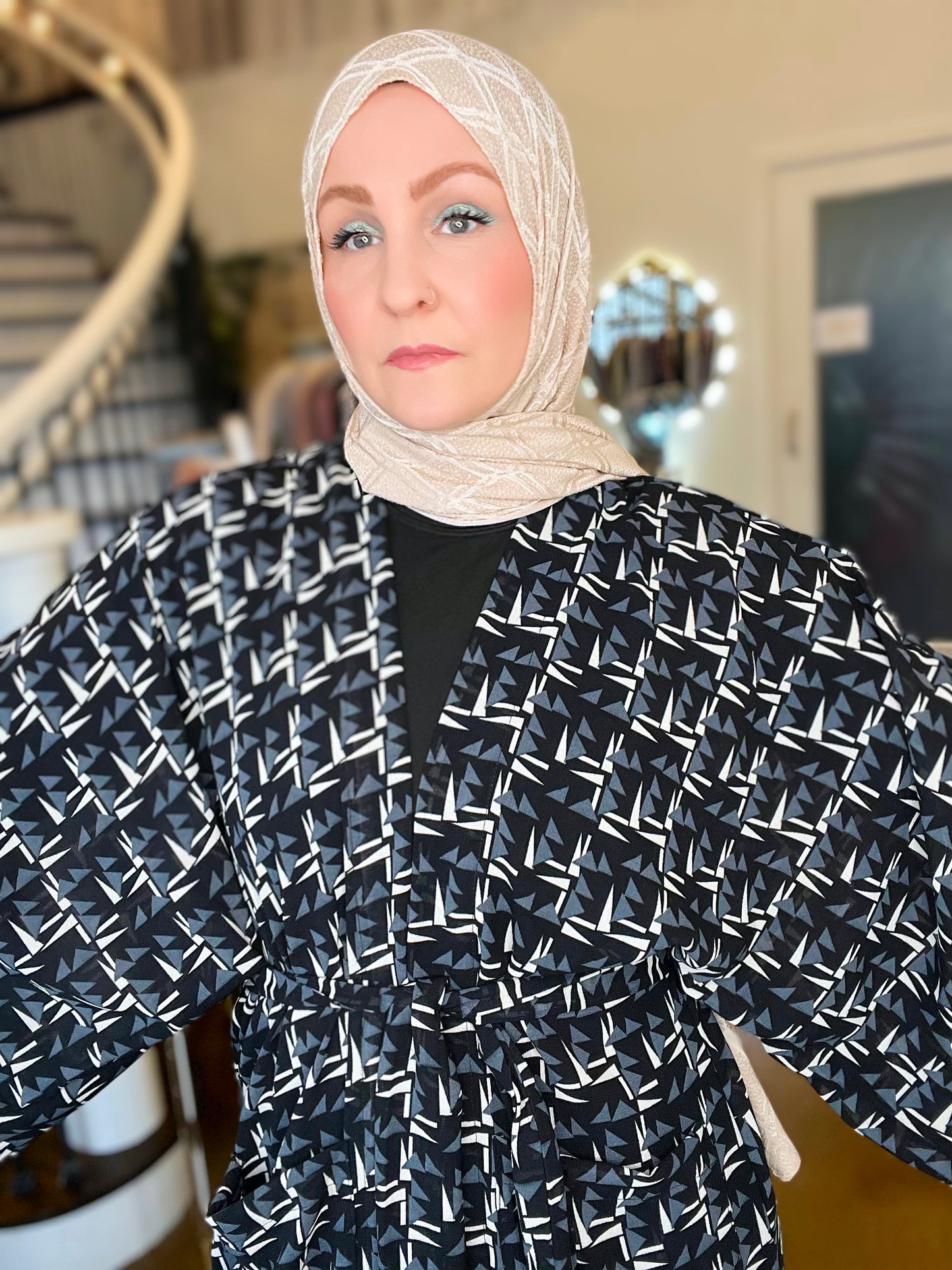 Signature MC Kimono: Geometric Black