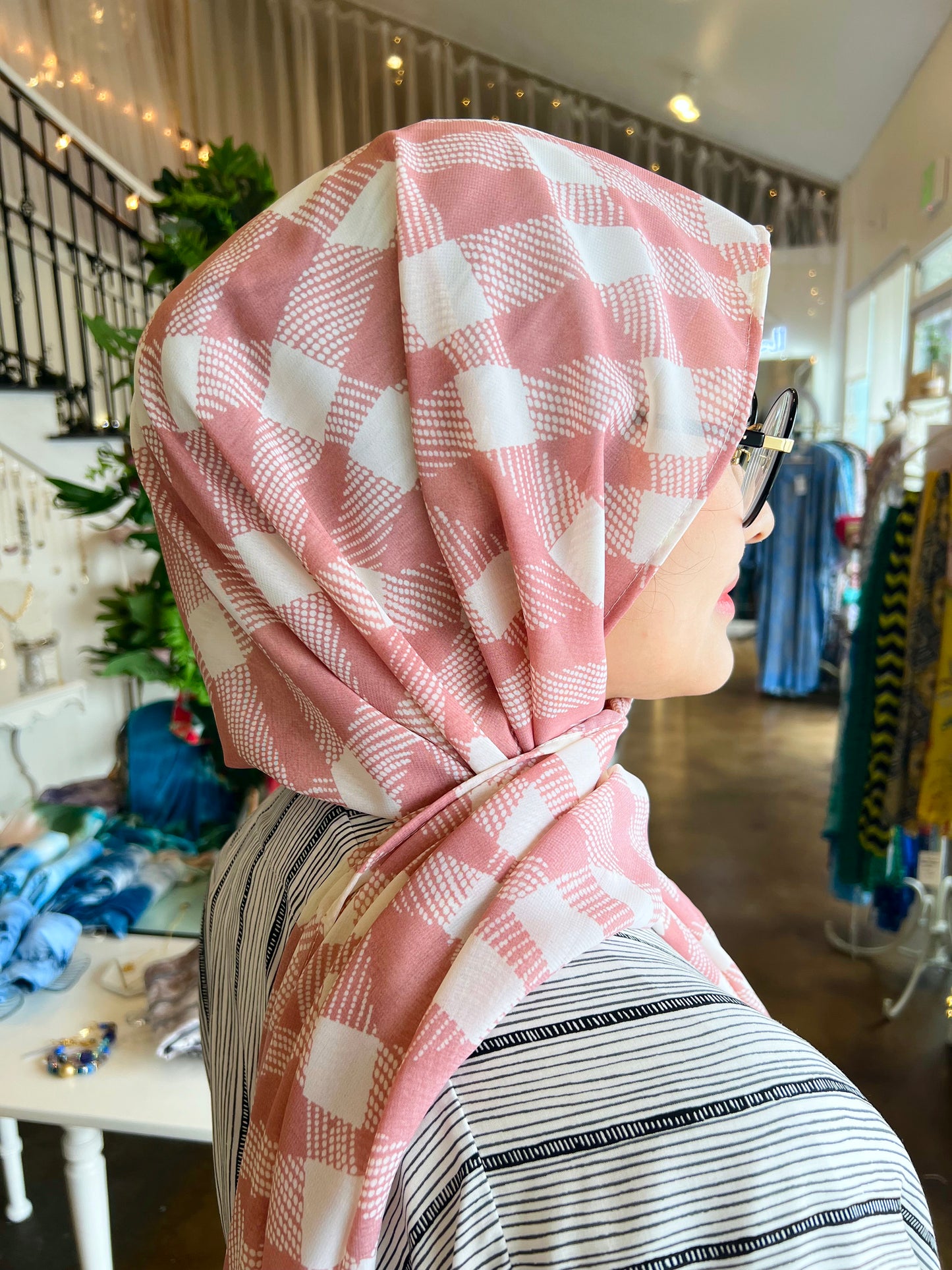 Chiffon Hijab: Blushed Checkers