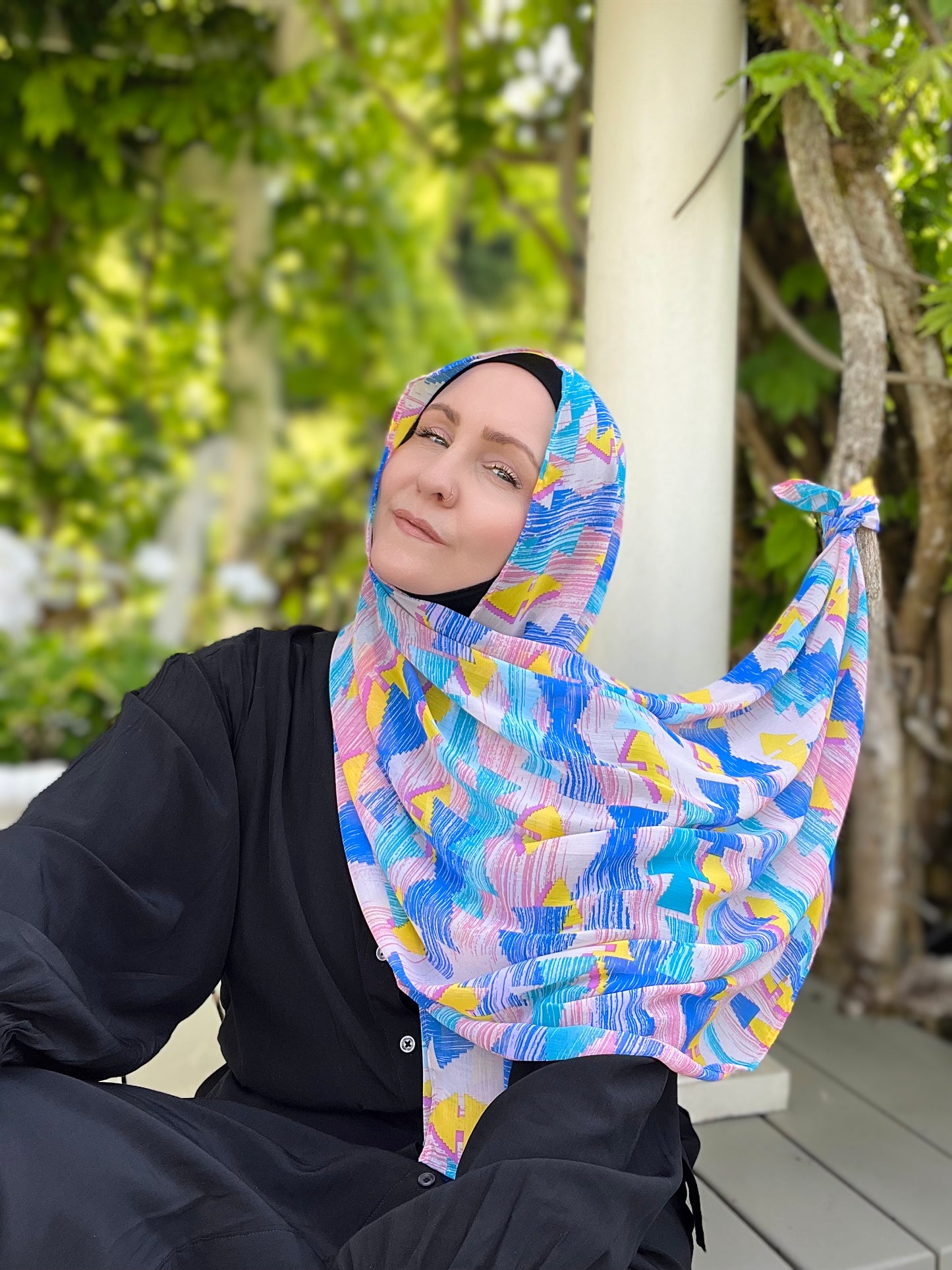 Crinkle Chiffon Hijab: Azure & Bubblegum Geometric