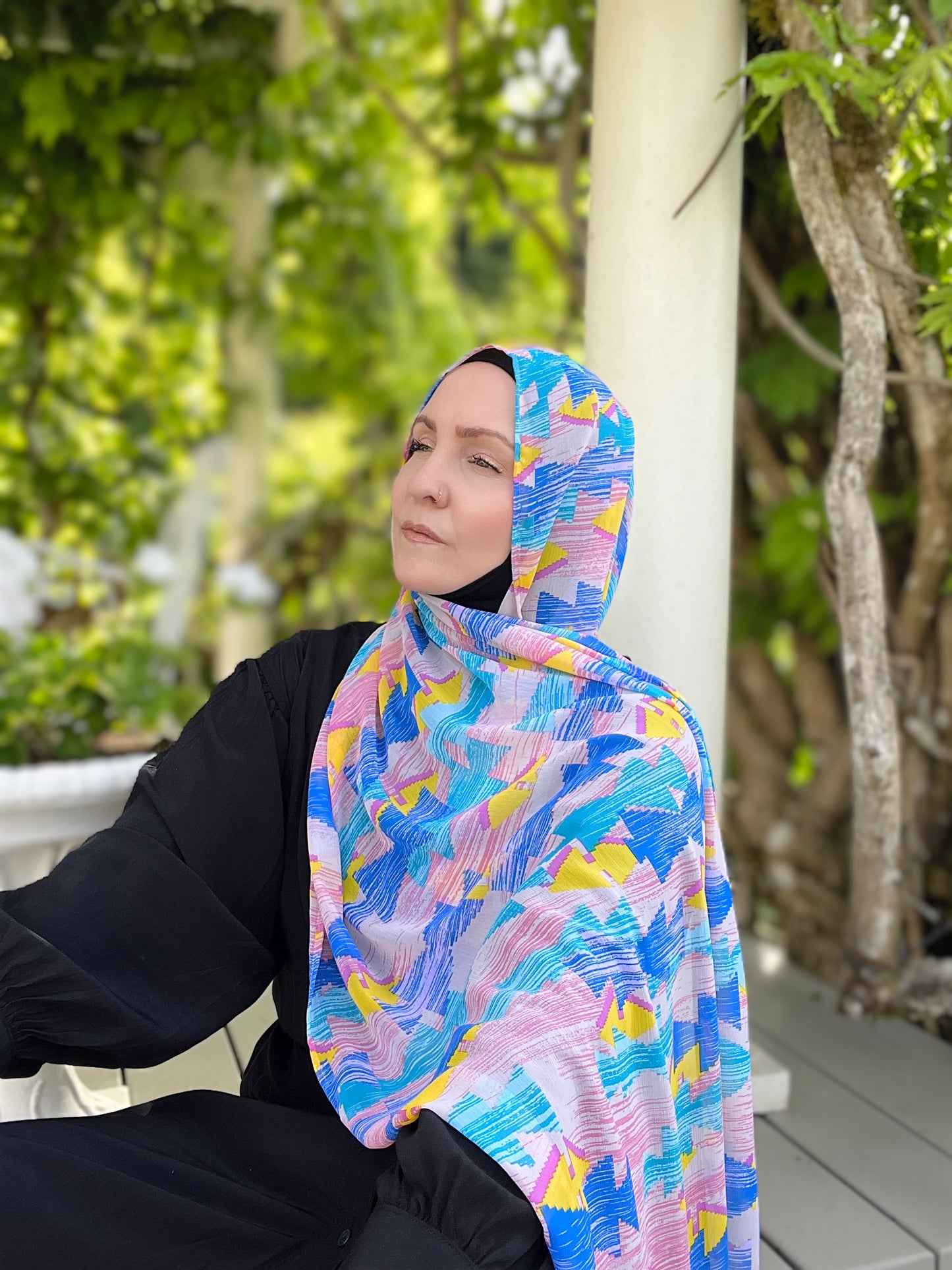 Crinkle Chiffon Hijab: Azure & Bubblegum Geometric