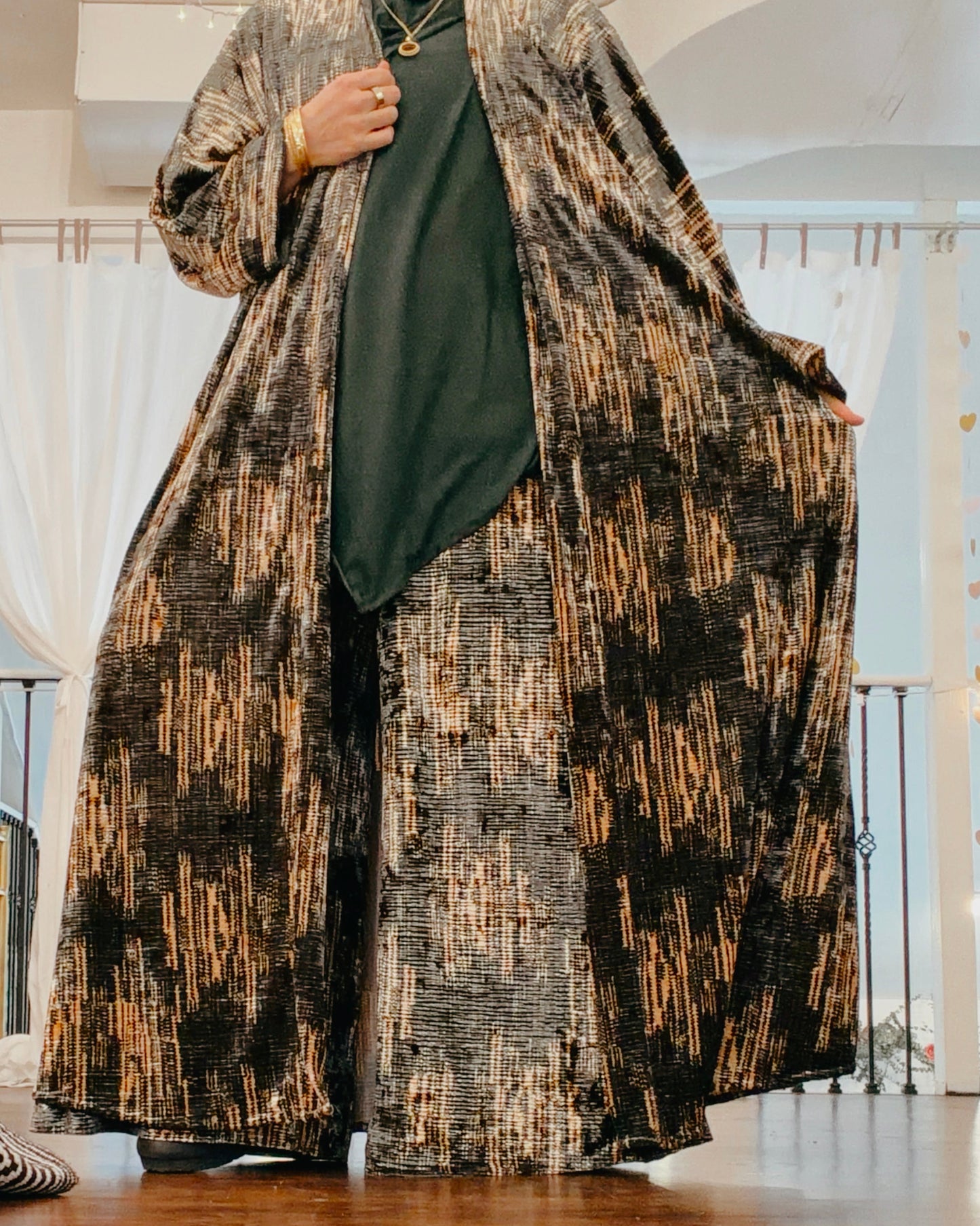 Pleated Stretch Velvet Palazzo Pant: Marbled