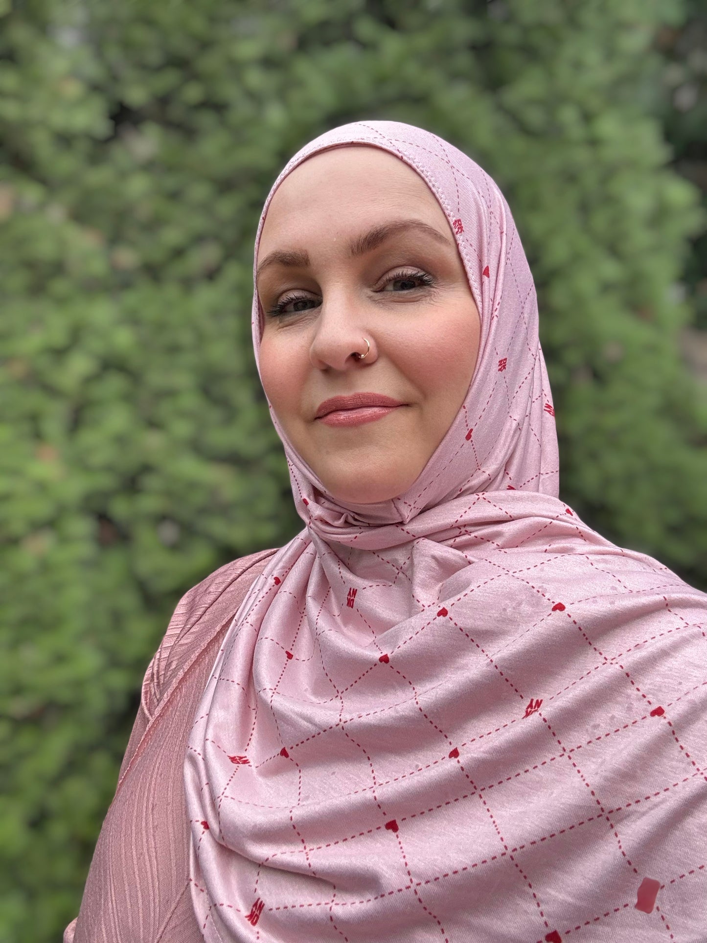 Printed Jersey Hijab: Connected Blush Hearts