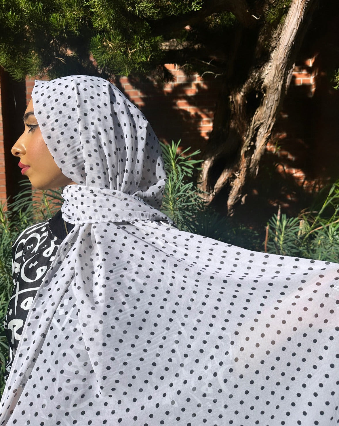 Chiffon Hijab: Classic White & Black Polka Dot