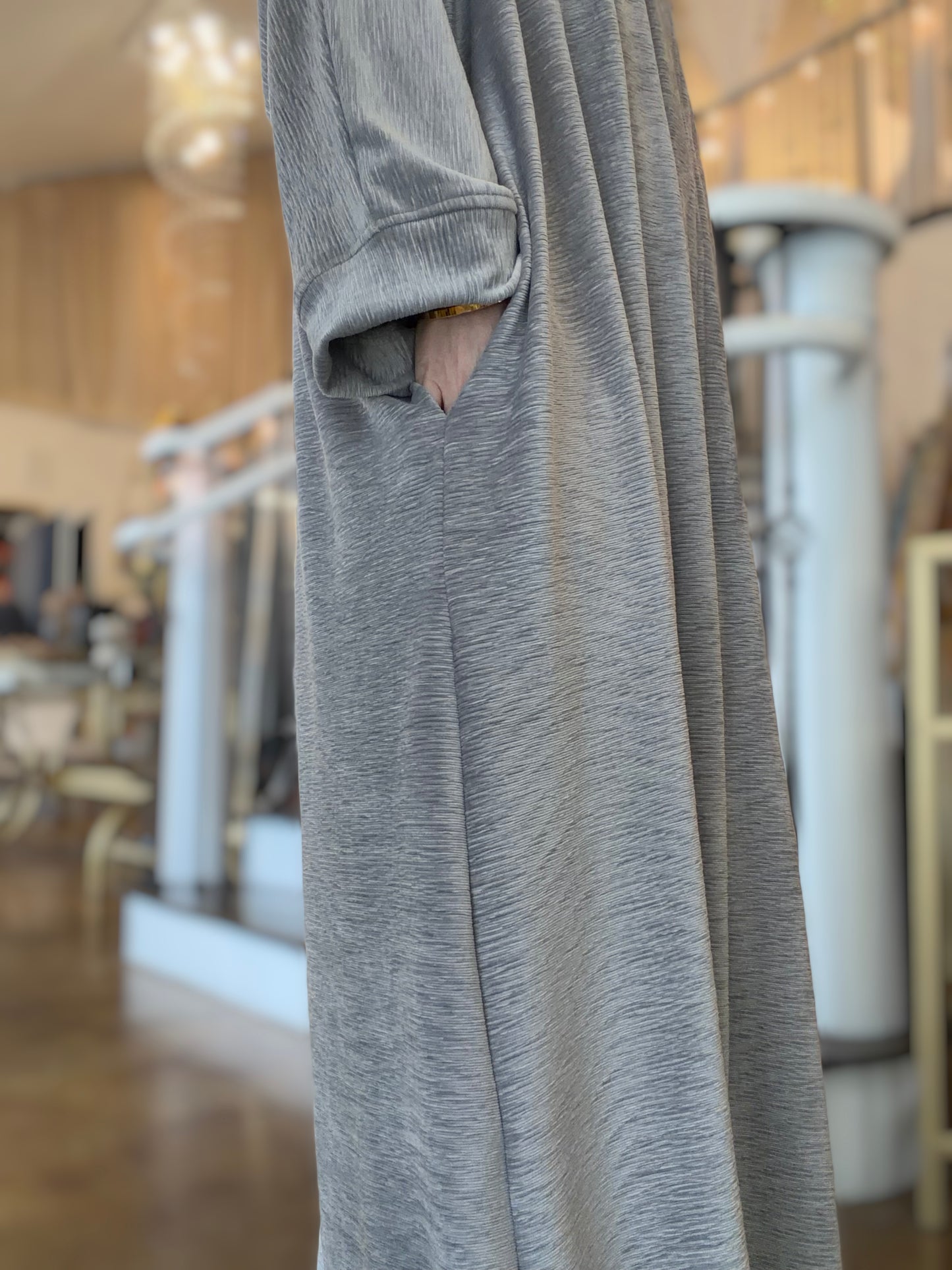 Nour Oversized Abaya - Plush Plisse Velour