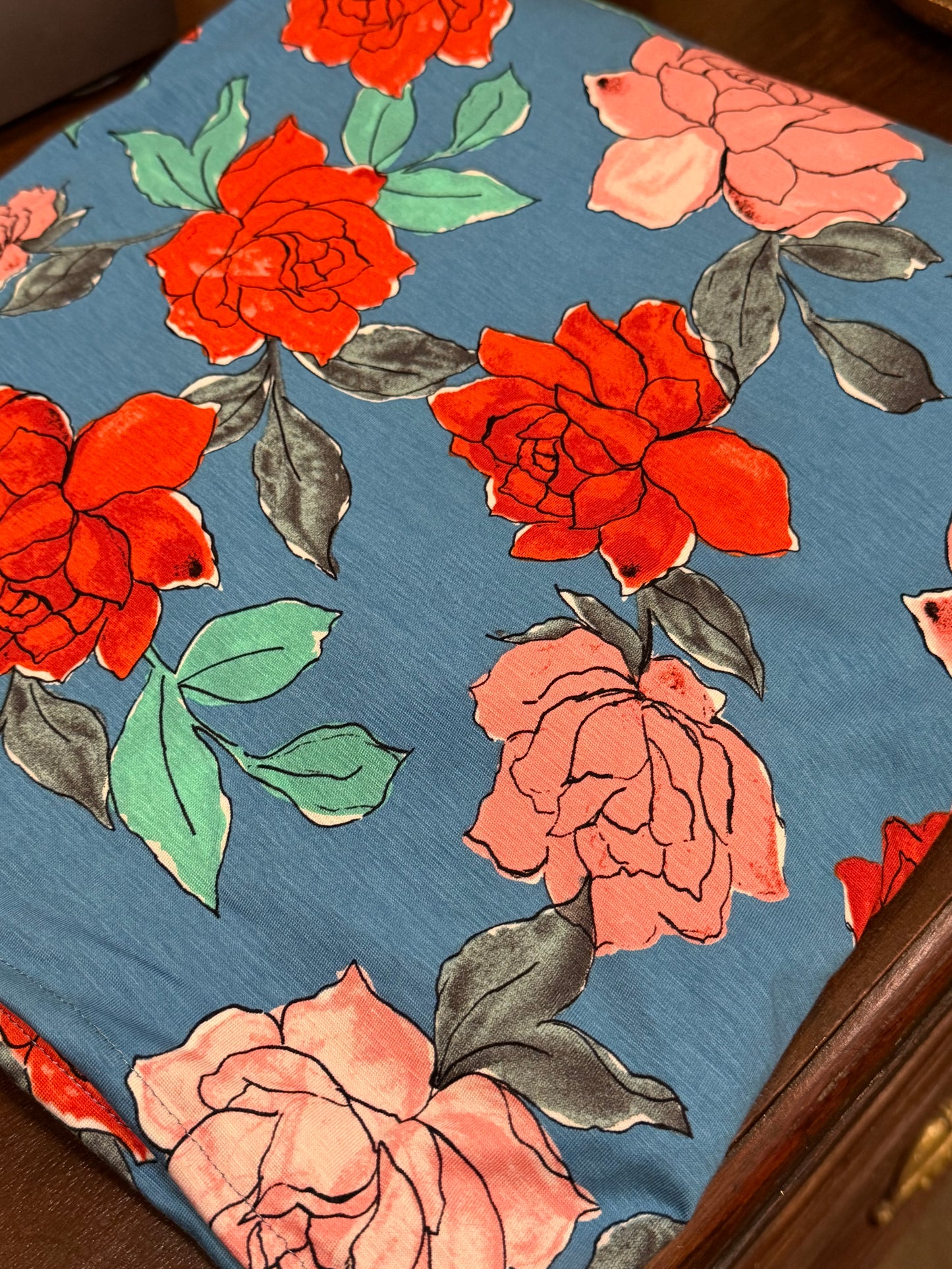 "Retro Roses" Rayon Lycra Jersey Prayer Set