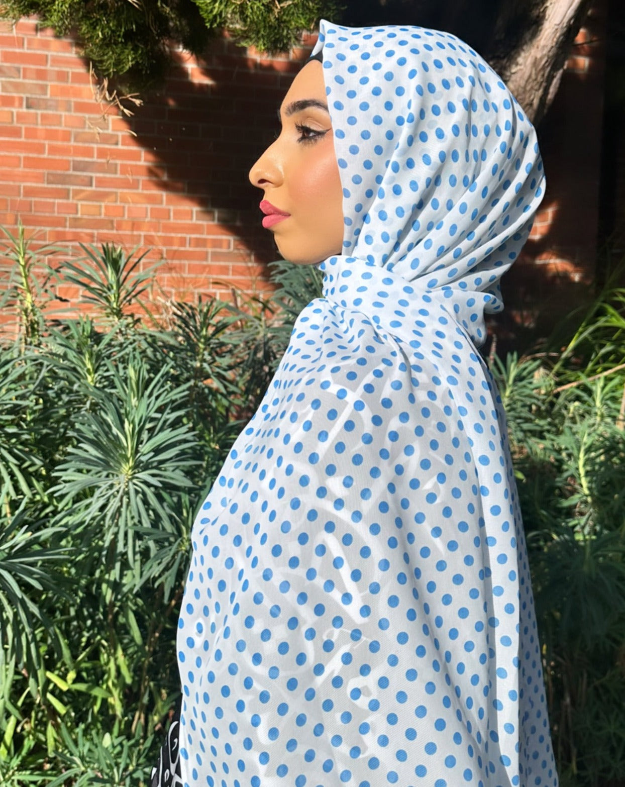 Chiffon Hijab: White & Turquoise Polka Dot