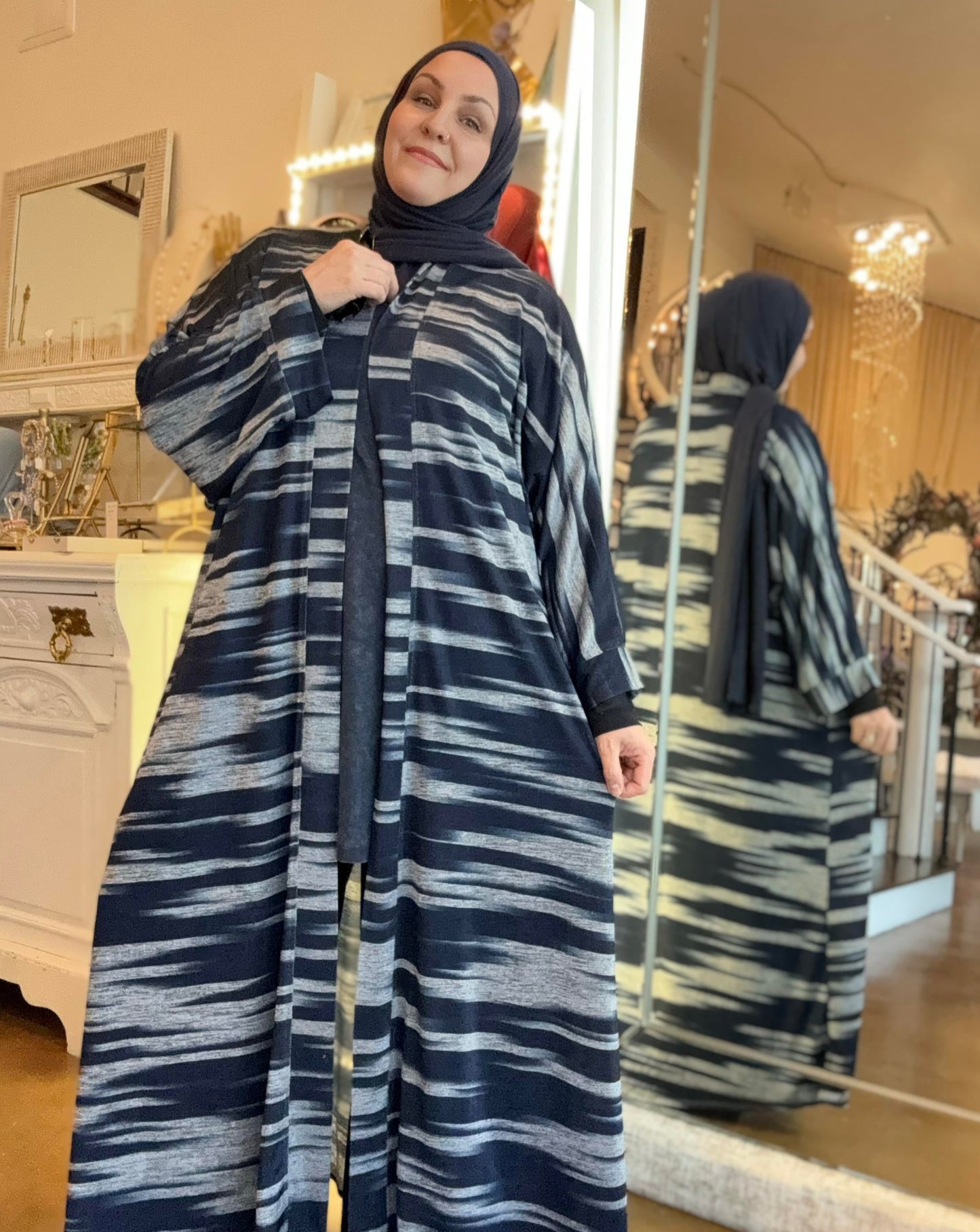 Nour Oversized Abaya - Blue Lightning