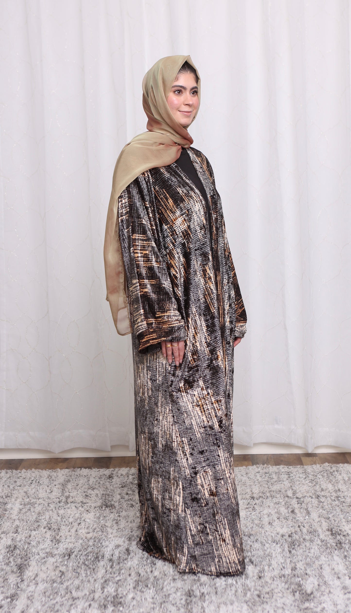 Nour Oversized Abaya - Marbled Pleated Stretch Velvet