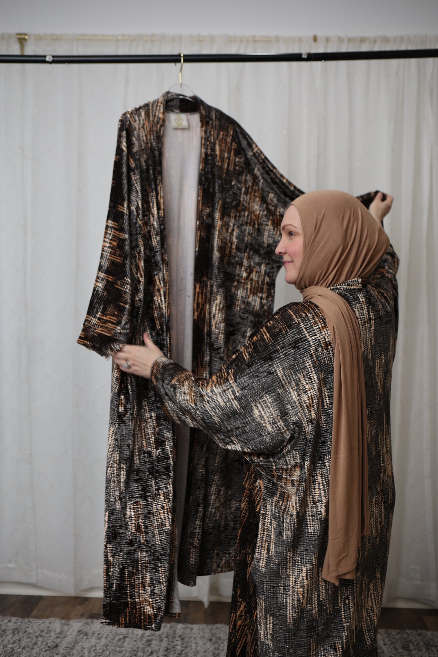 Nour Oversized Abaya - Marbled Pleated Stretch Velvet