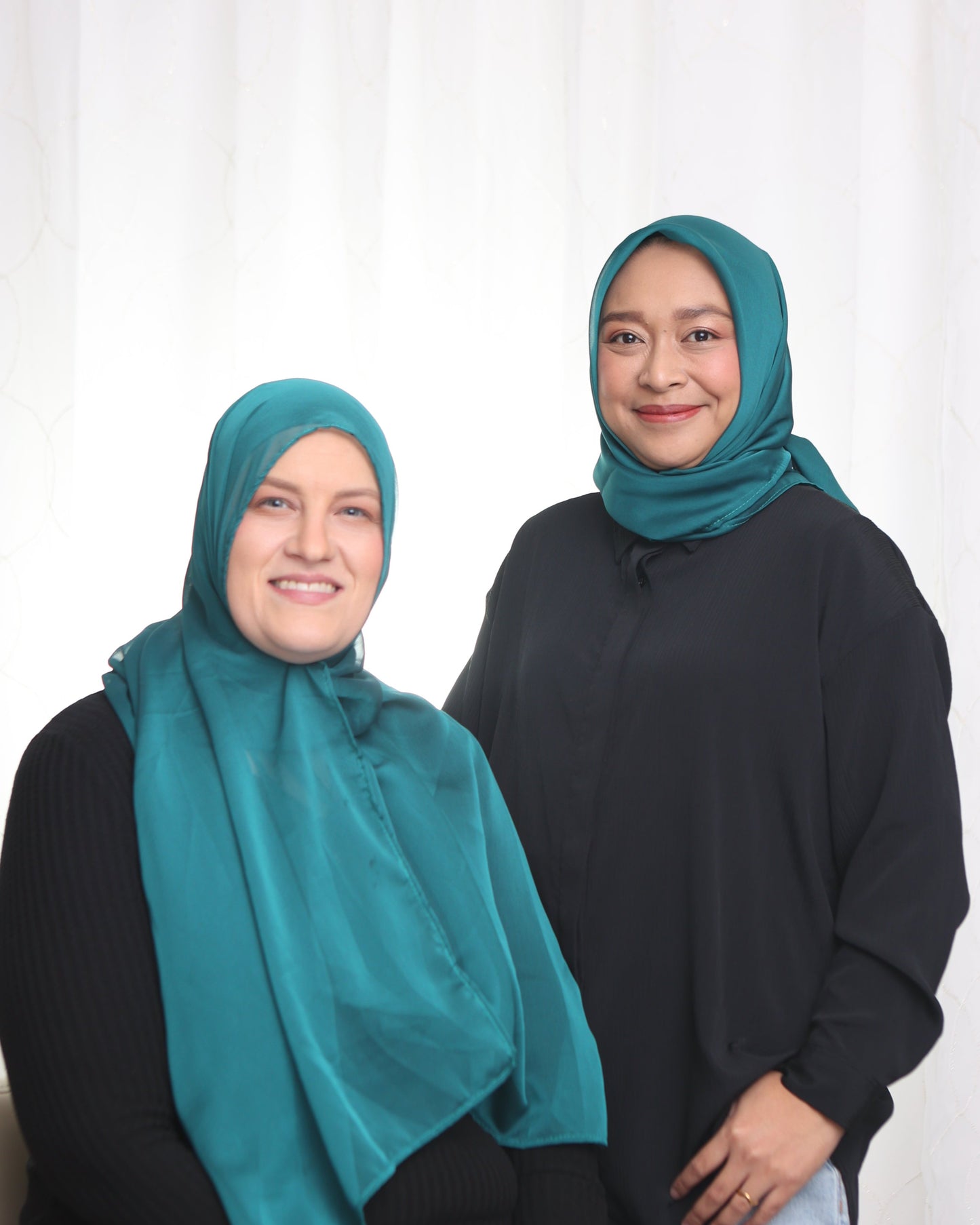 Iridescent Chiffon Hijab: Emerald