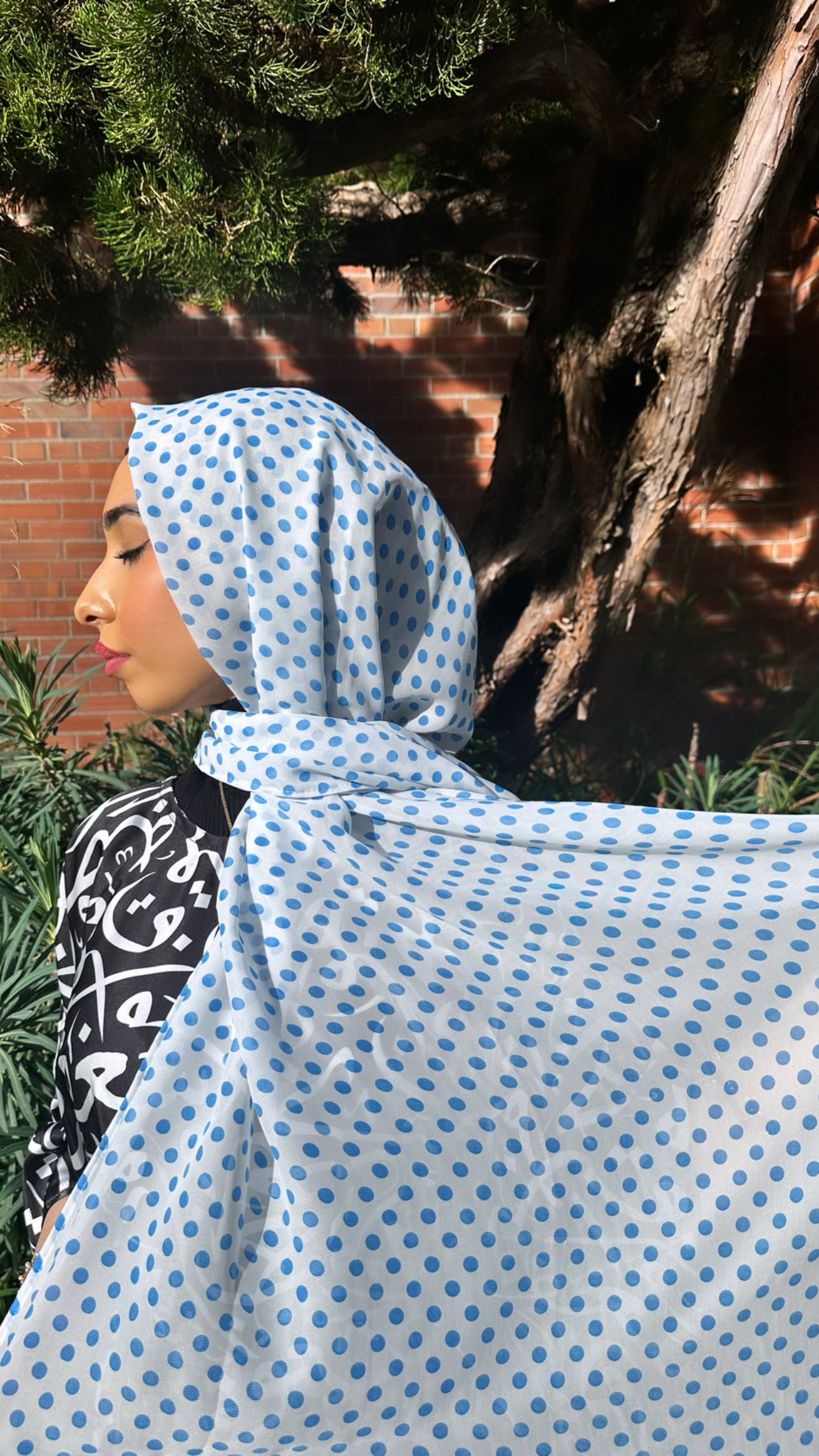 Chiffon Hijab: White & Turquoise Polka Dot