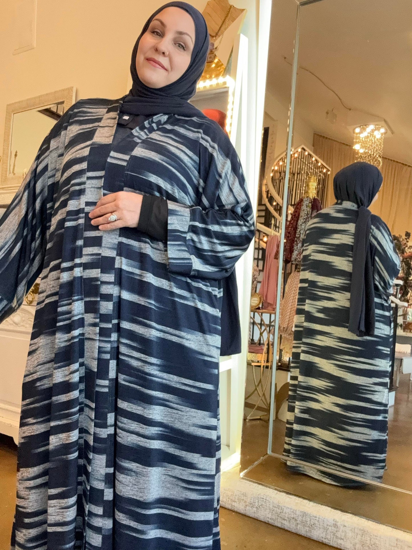 Nour Oversized Abaya - Blue Lightning