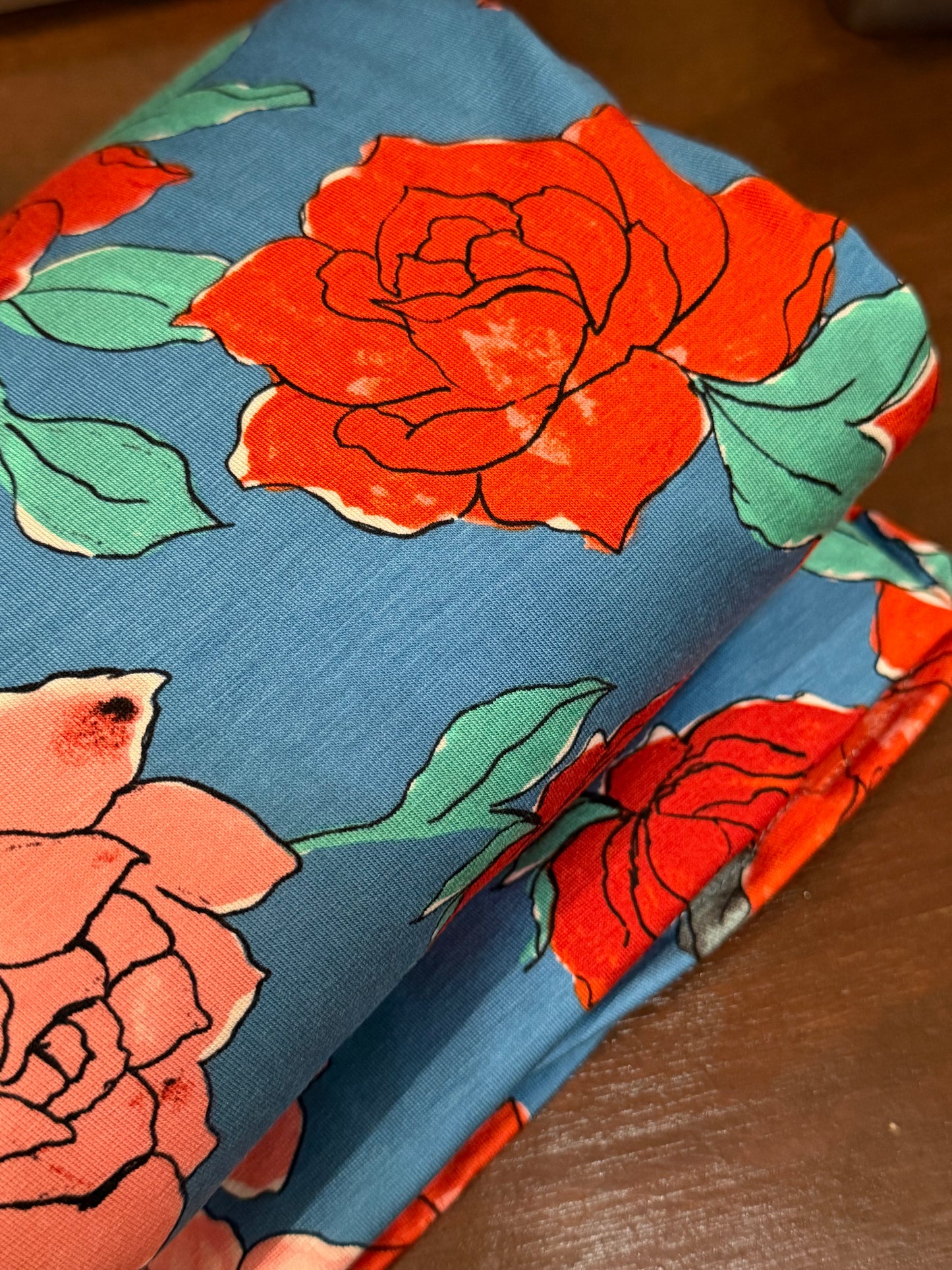 "Retro Roses" Rayon Lycra Jersey Prayer Set