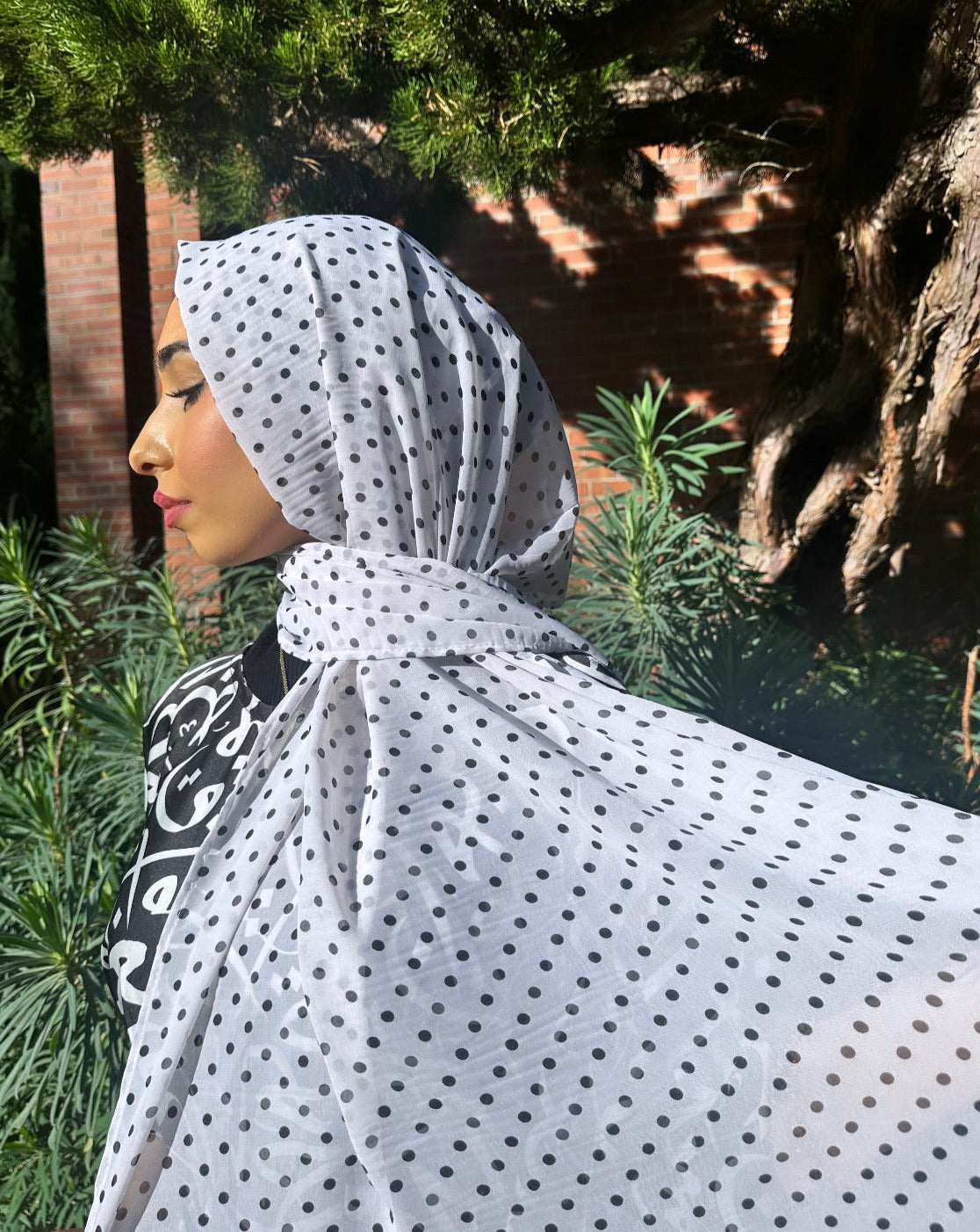 Chiffon Hijab: Classic White & Black Polka Dot