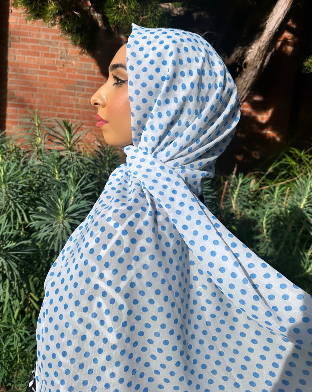 Chiffon Hijab: White & Turquoise Polka Dot