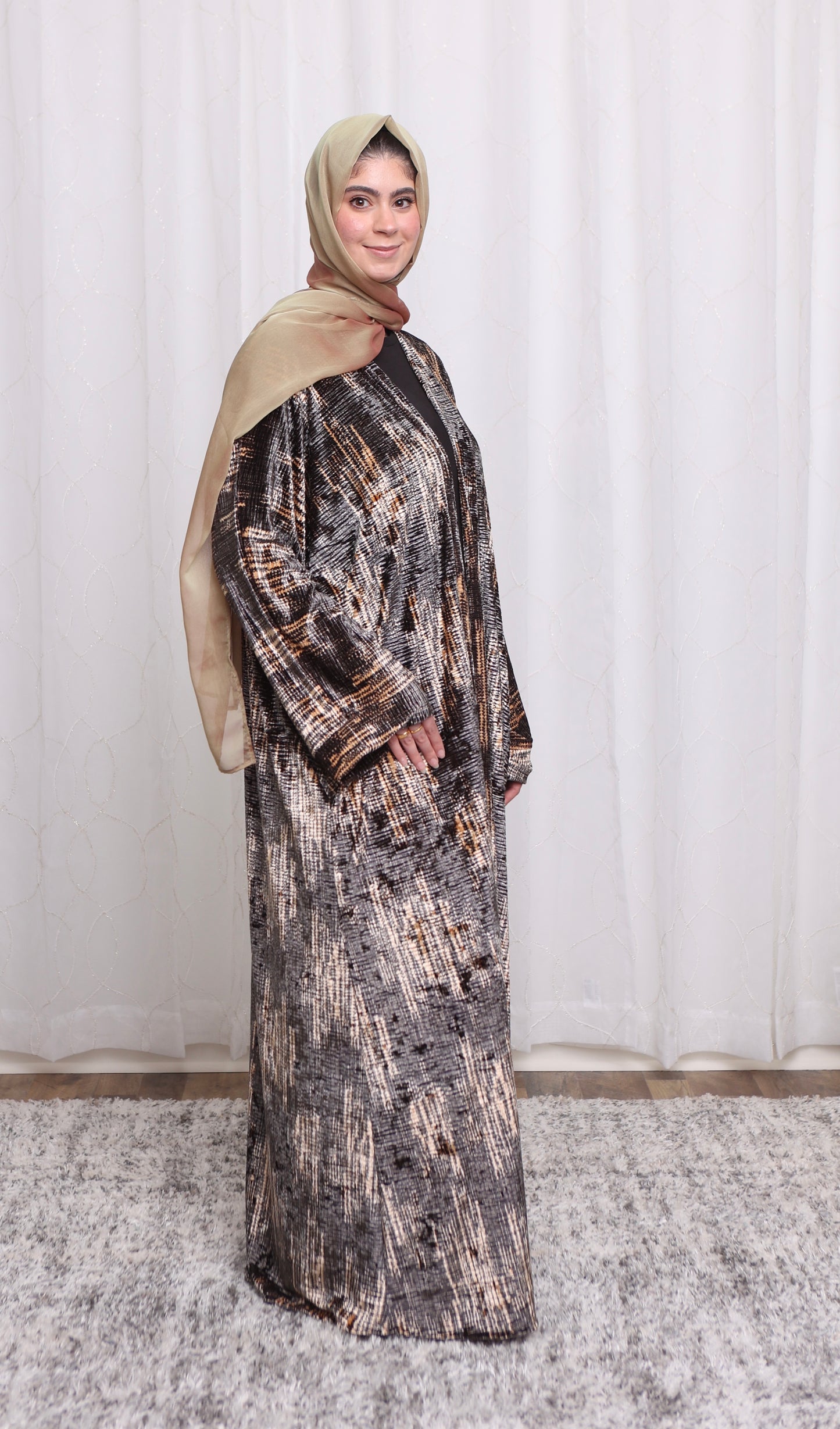 Nour Oversized Abaya - Marbled Pleated Stretch Velvet