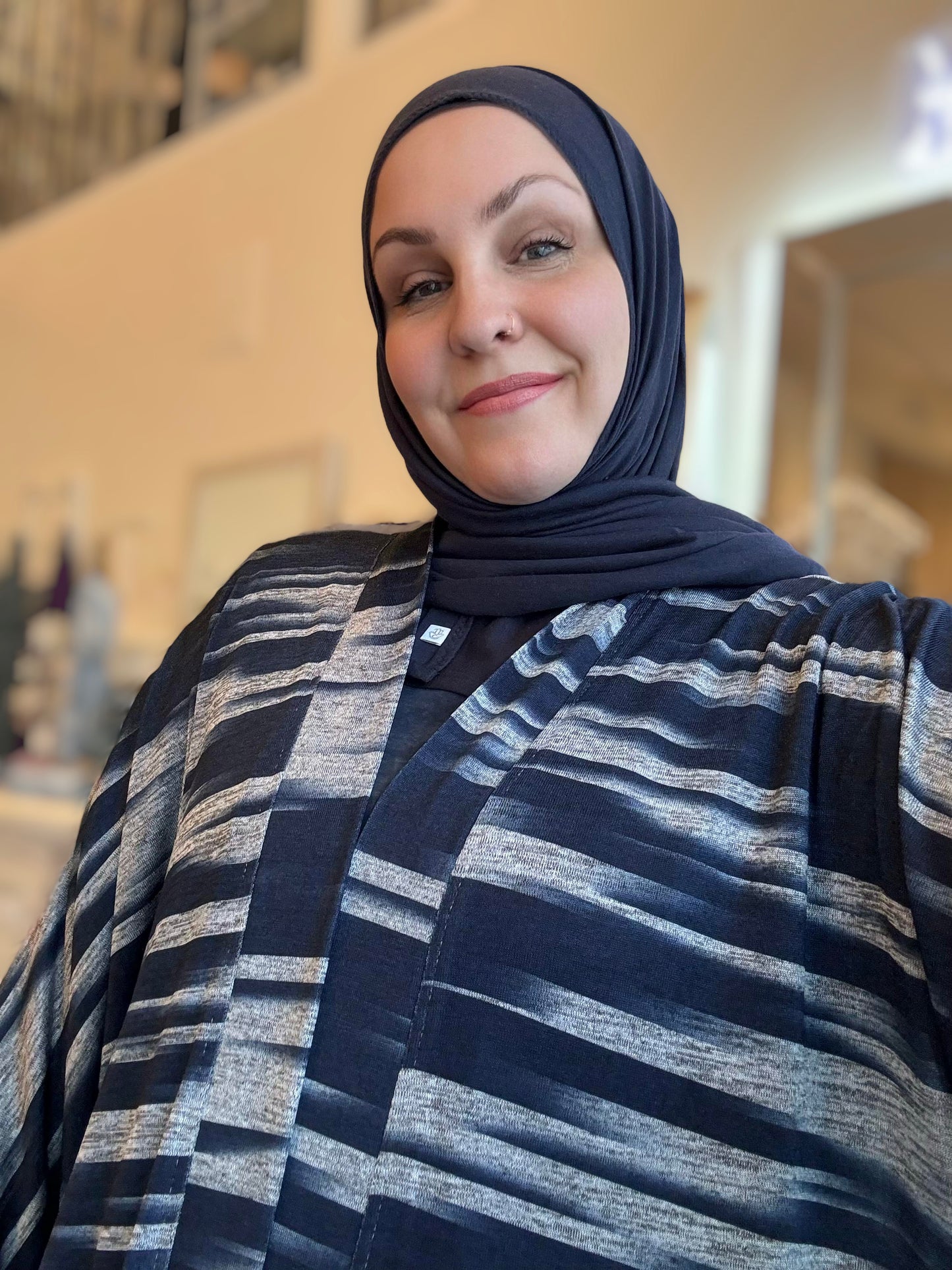 Nour Oversized Abaya - Blue Lightning