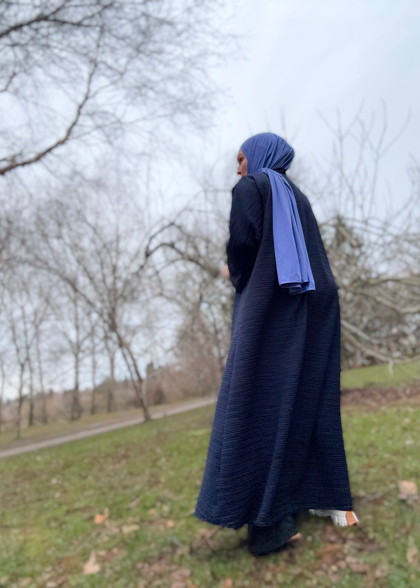 Nour Oversized Abaya - Pleated Midnight