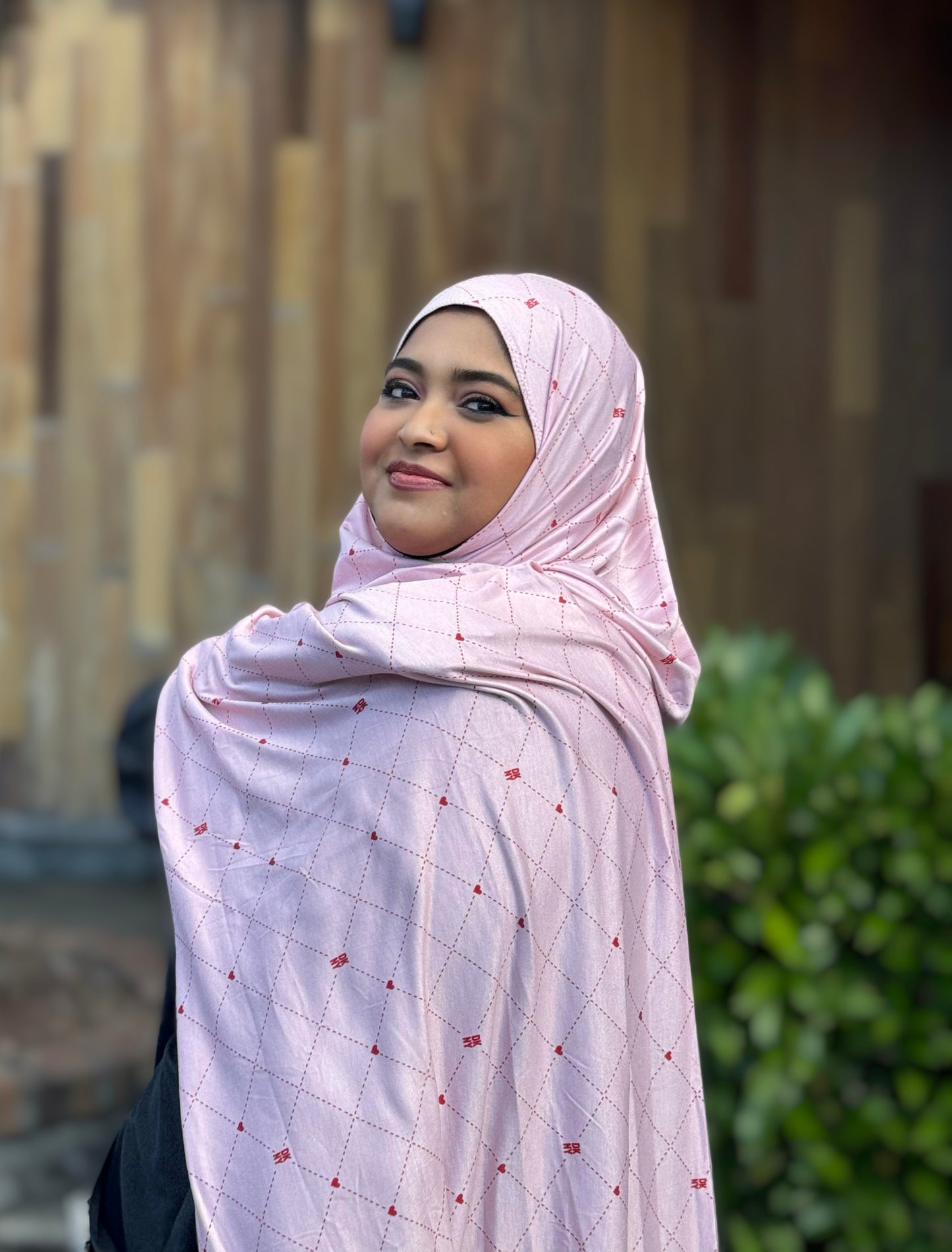 Printed Jersey Hijab: Connected Blush Hearts