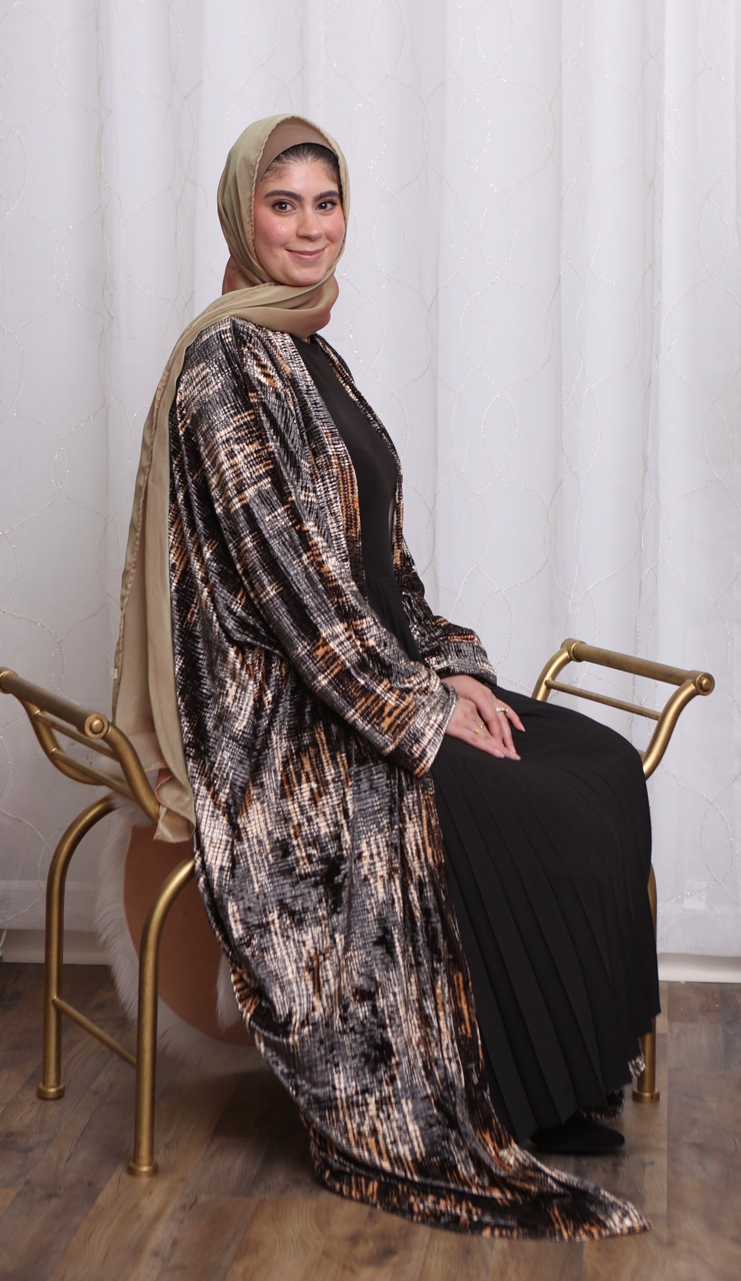 Nour Oversized Abaya - Marbled Pleated Stretch Velvet