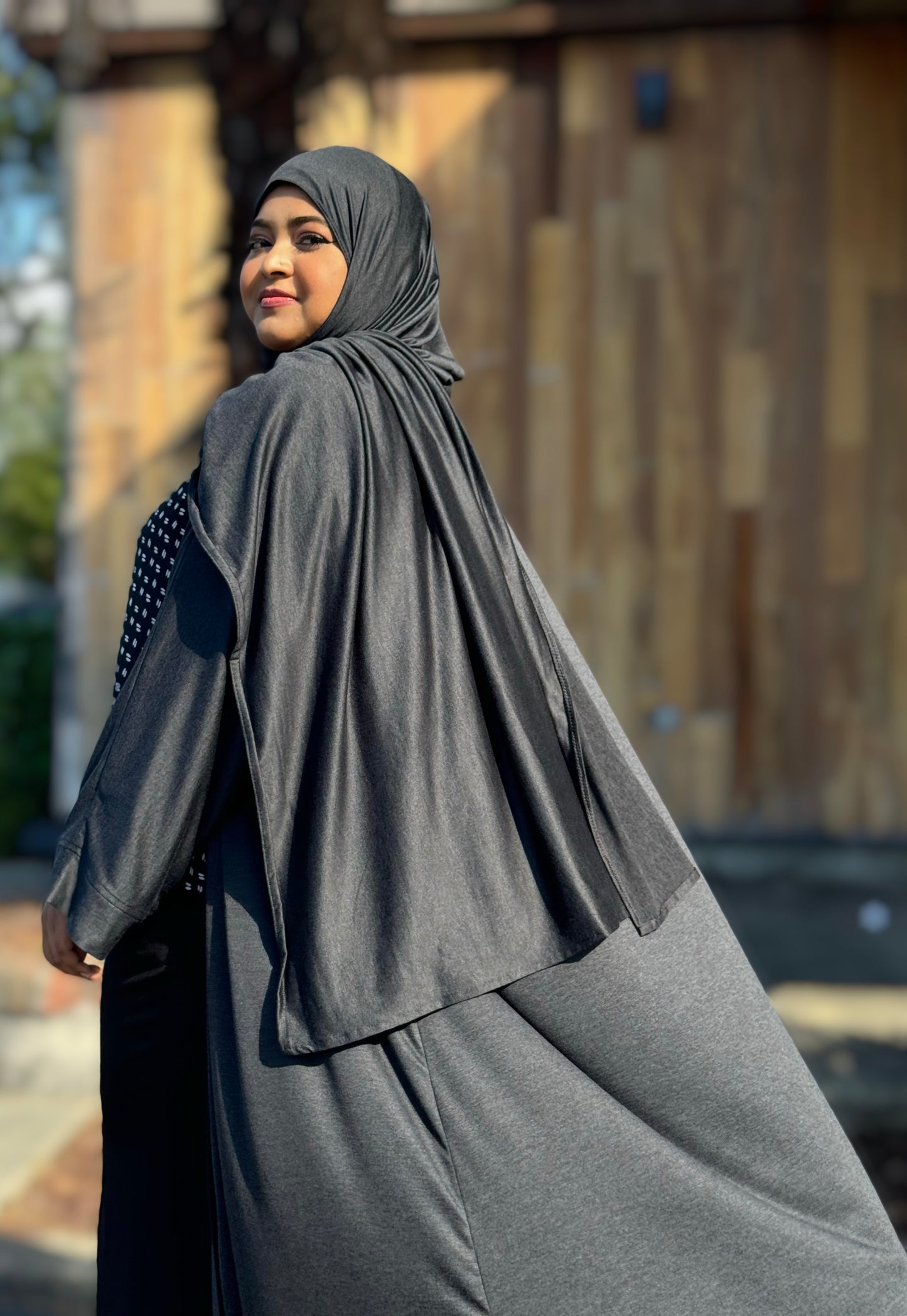 Nour Oversized Abaya - Black Performance Jersey